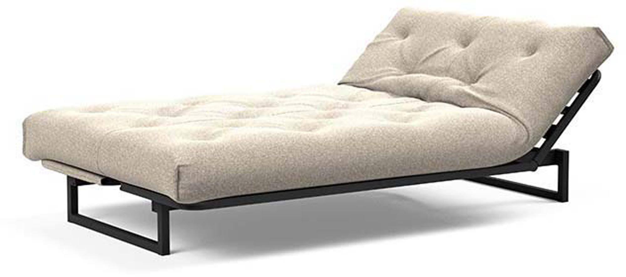 Erleben Sie das Fraction 120 Bettsofa Nordic Spring von Innovation Living – modernes skandinavisches Design, perfekt für kleine Räume und entspannende Nächte.
