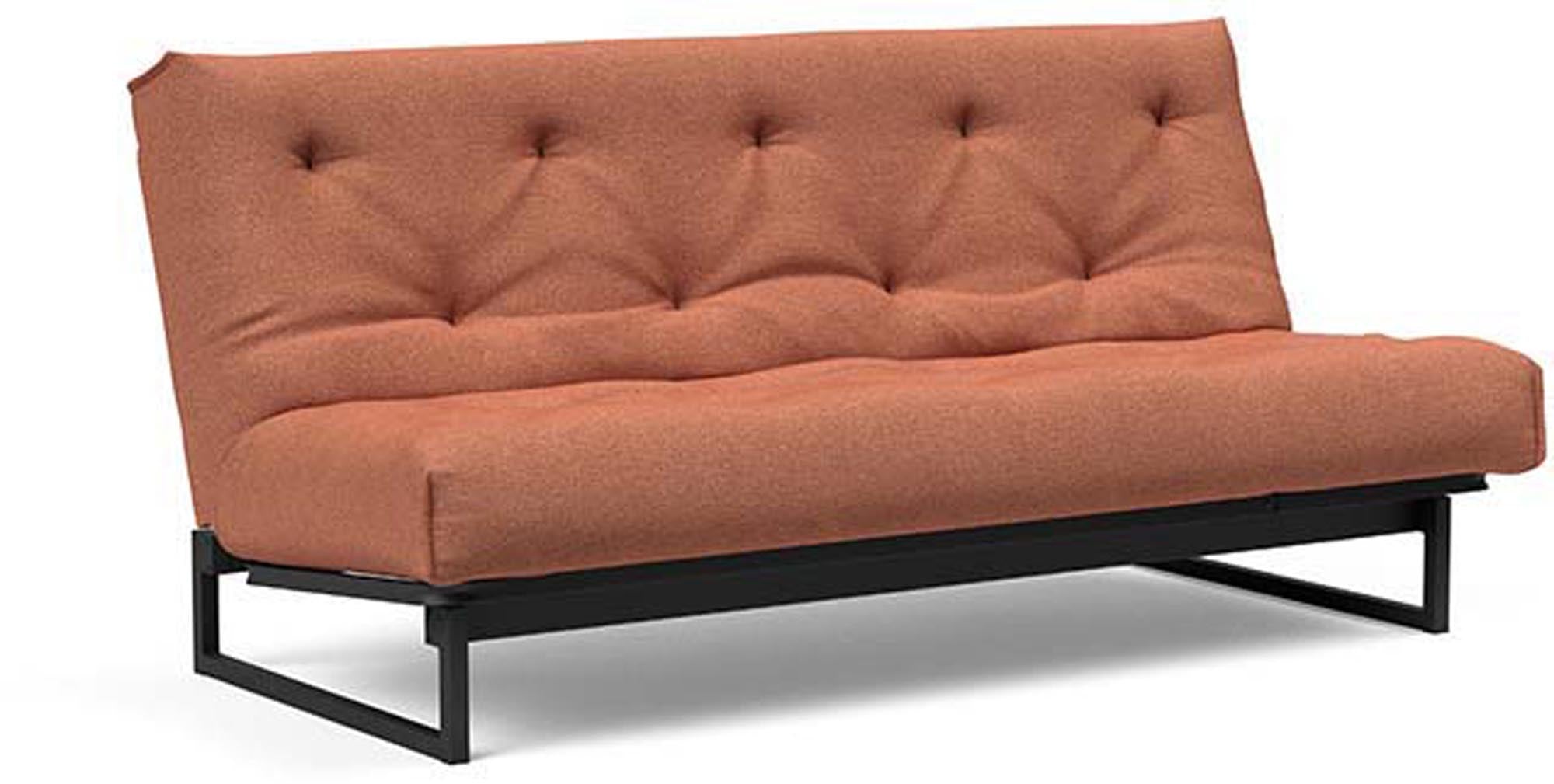 Erleben Sie das Fraction 140 Bettsofa Nordic Spring von Innovation Living: modernes skandinavisches Design, ideal für platzsparende Lösungen und Übernachtungen.