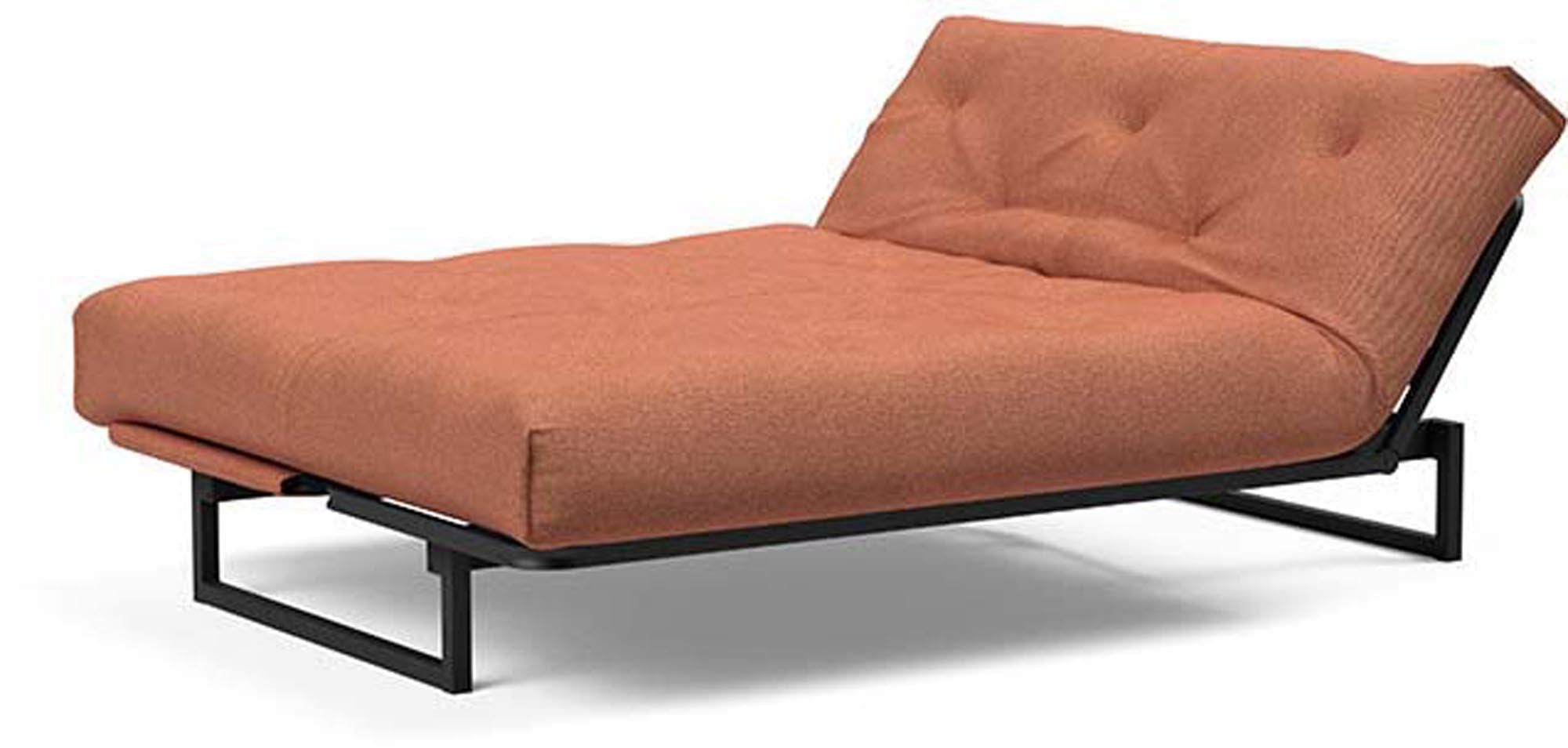 Entdecken Sie das Fraction 140 Bettsofa Nordic von Innovation Living – stilvolles skandinavisches Design, das Komfort und Vielseitigkeit für kleine Räume bietet.
