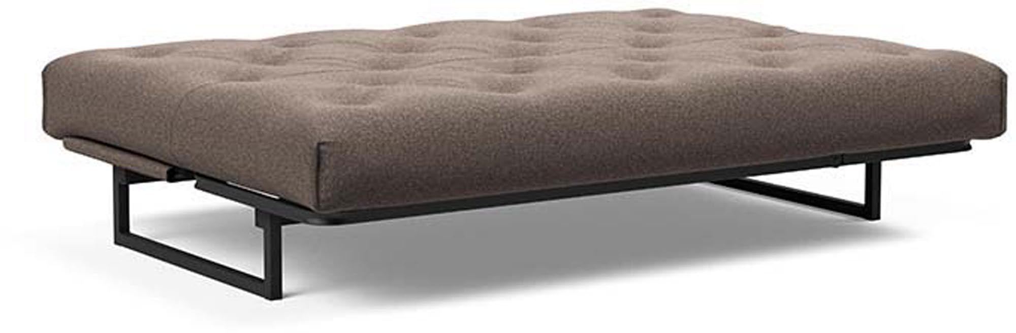 Erleben Sie das Fraction 140 Bettsofa Nordic von Innovation Living – eine elegante Lösung für Sitzen, Entspannen und Schlafen in kompakten Wohnräumen.