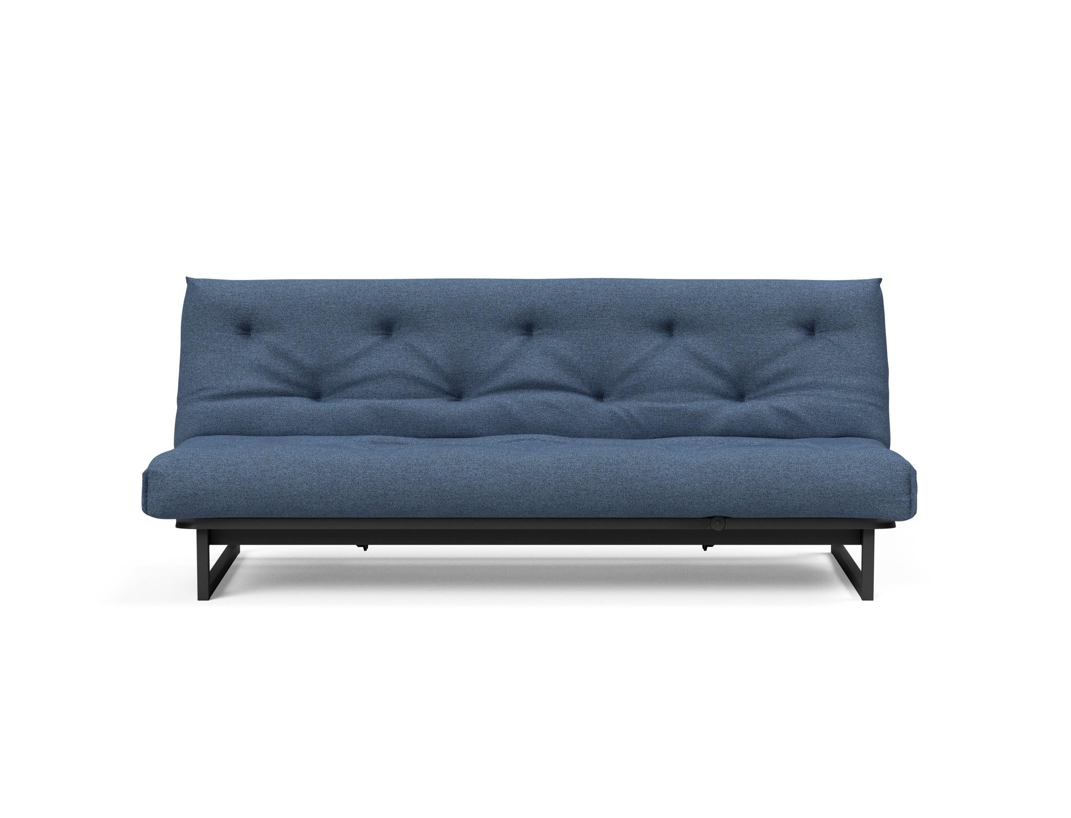 Fraction 120 Bettsofa Nordic Soft Spring: modernes skandinavisches Design, ideal für kompakte Räume, bietet hohen Sitzkomfort und eine praktische Schlafgelegenheit.
