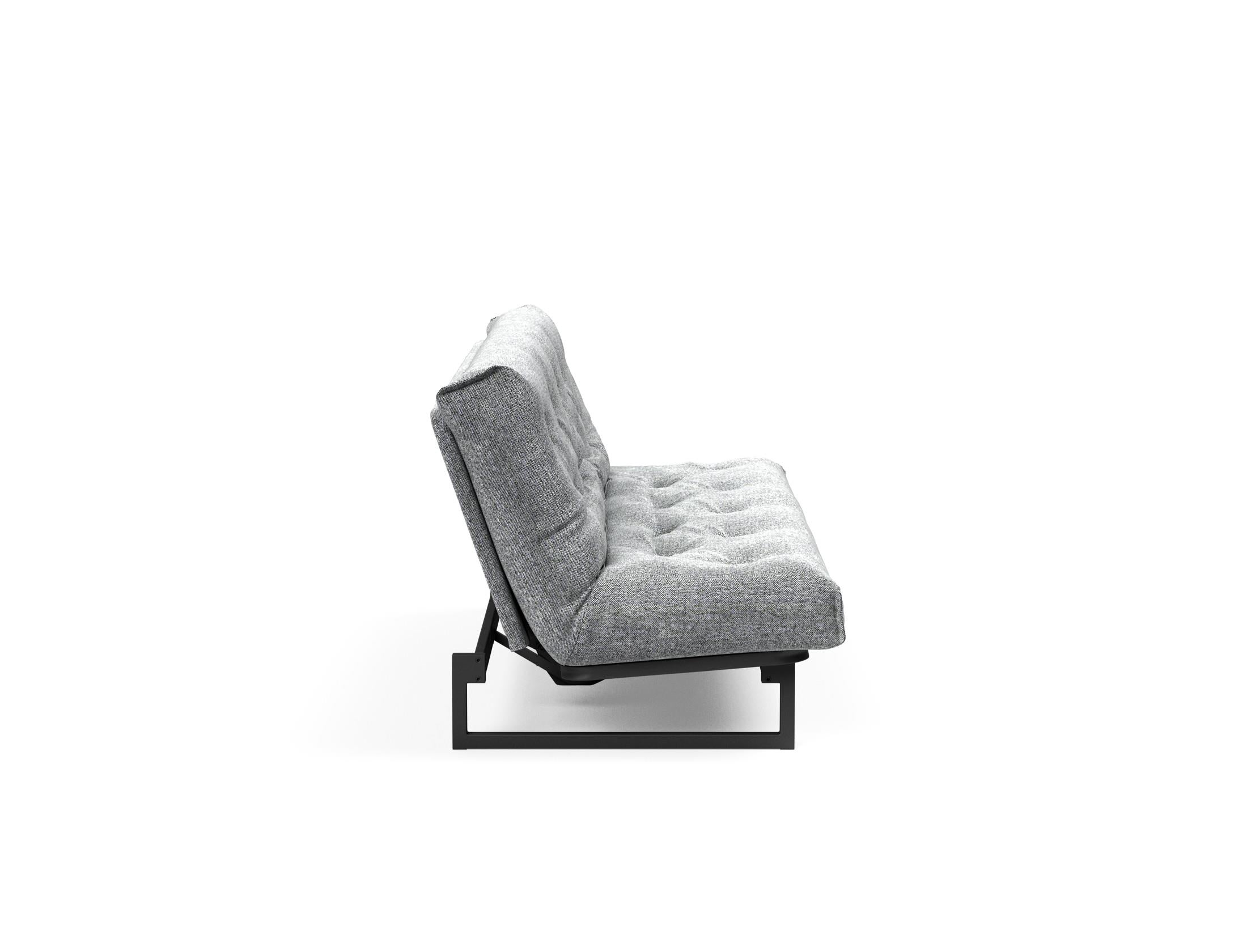 Fraction 120 Bettsofa Nordic Soft Spring: modernes skandinavisches Design, ideal für kompakte Räume, bietet hohen Sitzkomfort und eine praktische Schlafgelegenheit.