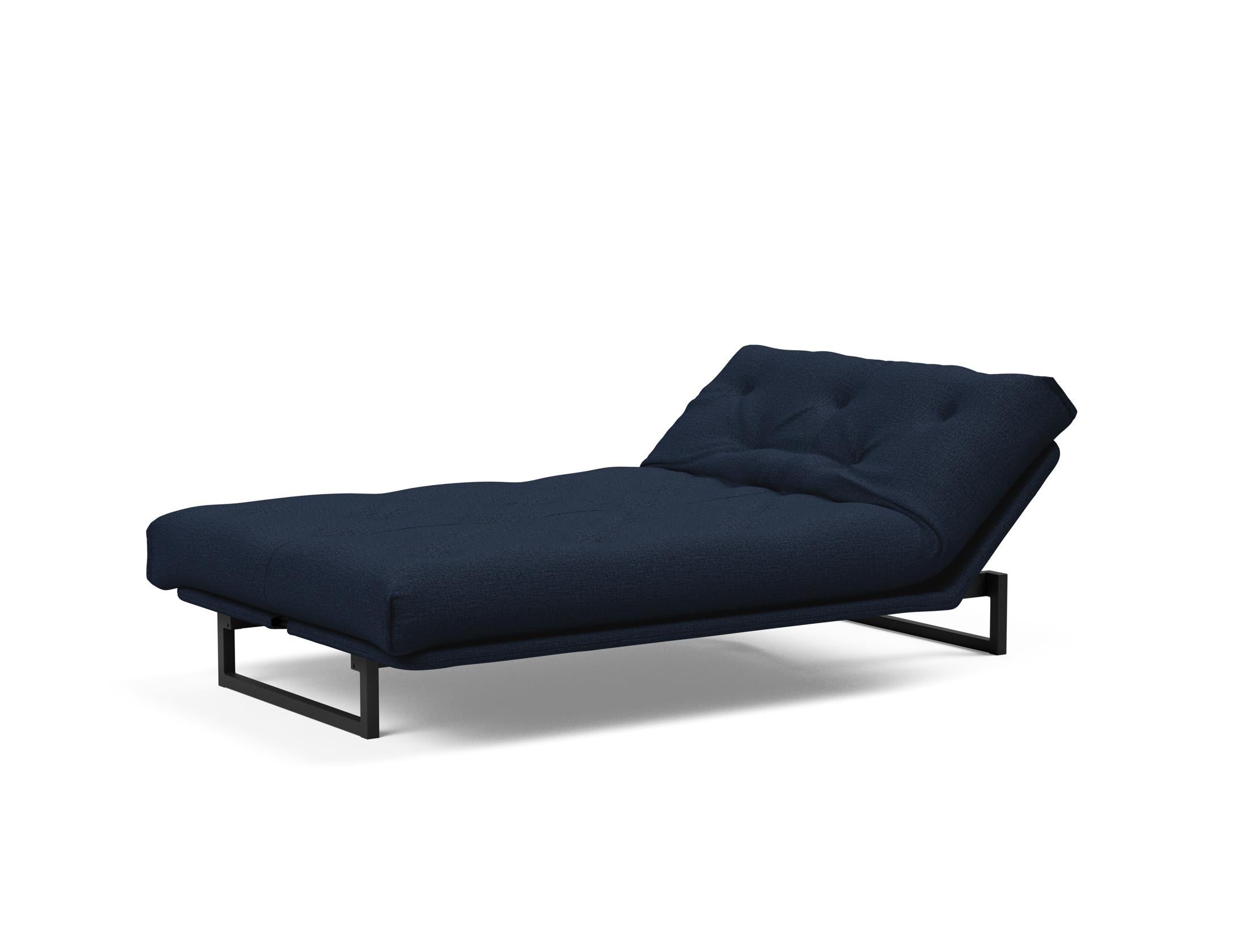 Fraction 120 Bettsofa Nordic: Elegantes Design trifft auf höchsten Komfort. Perfekt für kleine Räume und vielseitige Nutzung als Sofa oder Bett.