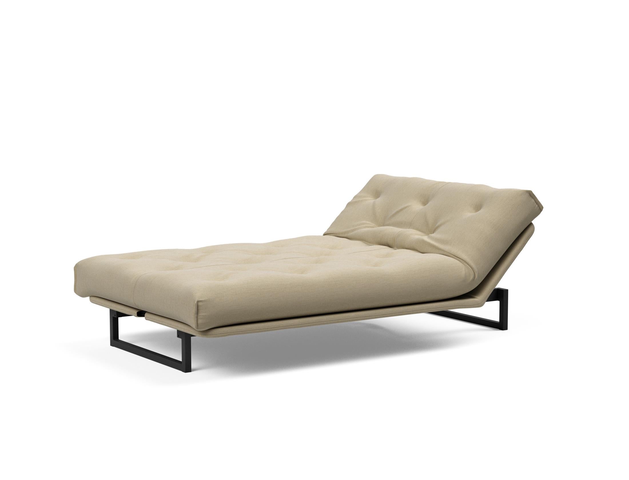 Fraction 120 Bettsofa Nordic: Elegantes Design trifft auf höchsten Komfort. Perfekt für kleine Räume und vielseitige Nutzung als Sofa oder Bett.