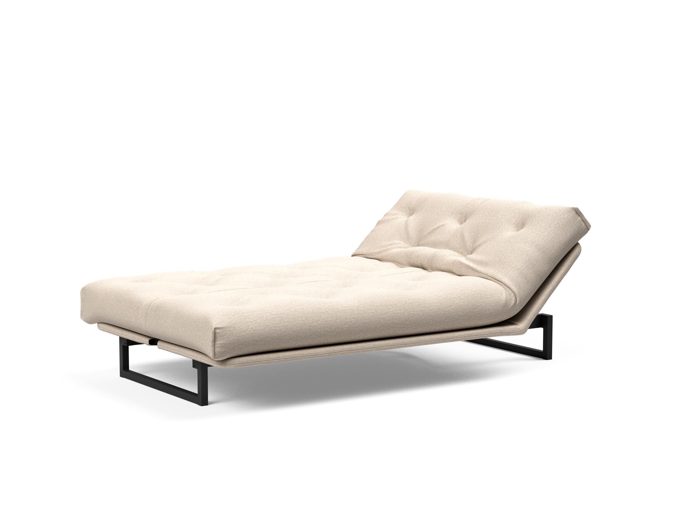 Fraction 120 Bettsofa Nordic: Elegantes Design trifft auf höchsten Komfort. Perfekt für kleine Räume und vielseitige Nutzung als Sofa oder Bett.