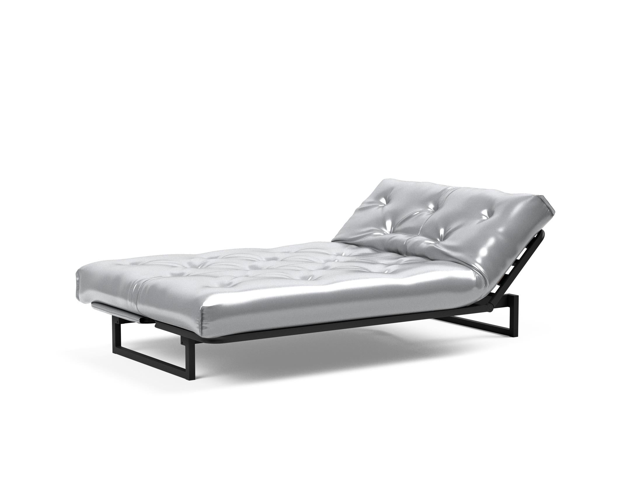 Fraction 120 Bettsofa Nordic: Elegantes, flexibles Sofa mit hochwertiger Soft Spring-Matratze. Ideal für kleine Räume und Übernachtungsgäste.