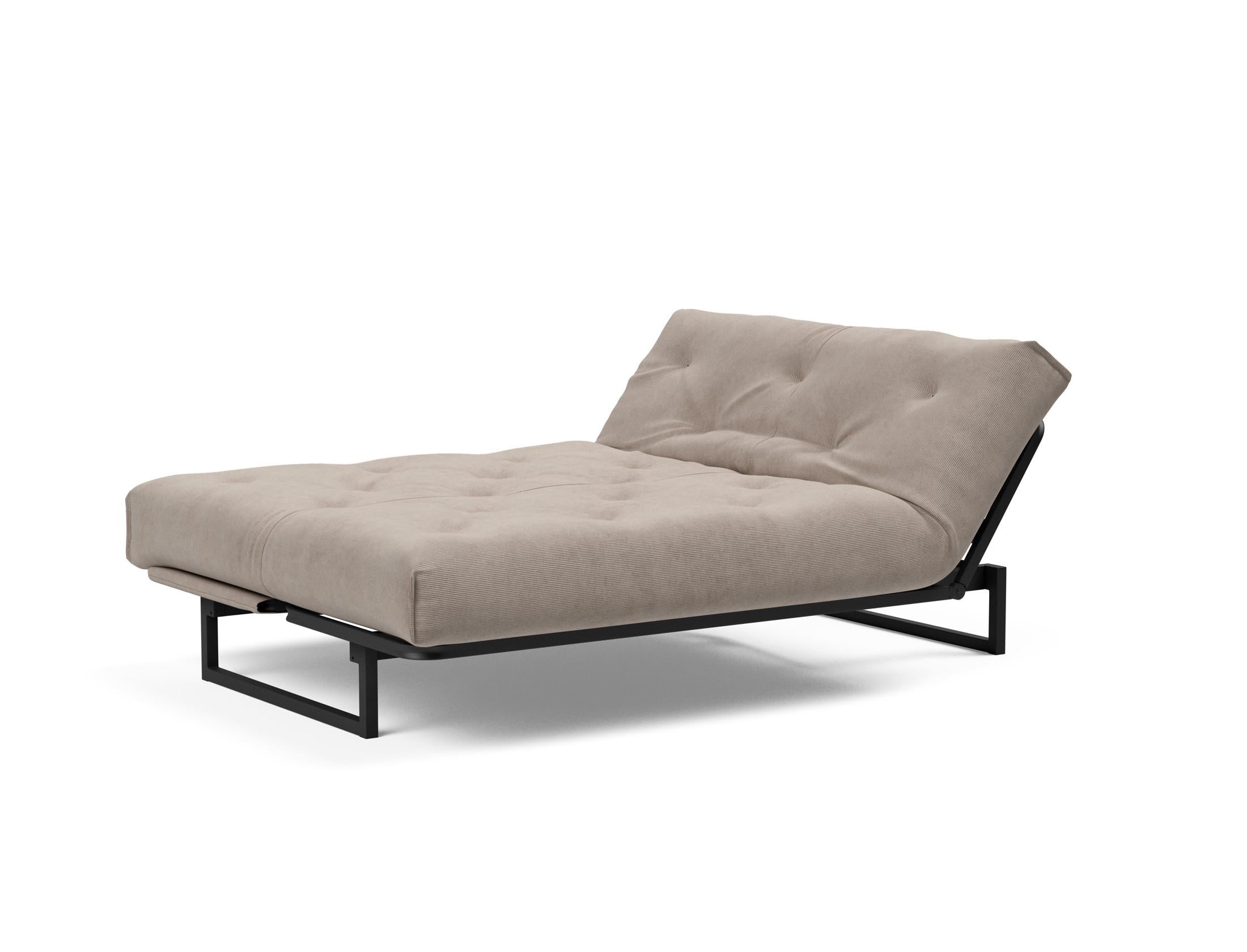 Fraction 140 Bettsofa Nordic: Elegantes, funktionales Sofa für kleine Räume, vereint skandinavisches Design mit optimalem Schlafkomfort und flexibler Nutzung.