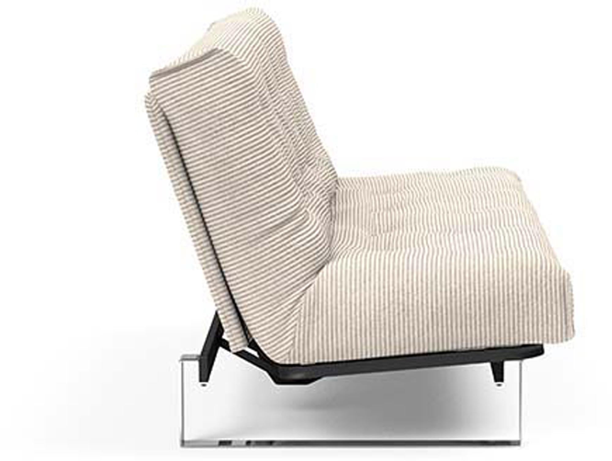 Erleben Sie das Minimum Bettsofa 140 Nordic von Innovation Living: elegantes skandinavisches Design, hohe Funktionalität und komfortable Matratzen für erholsame Nächte.