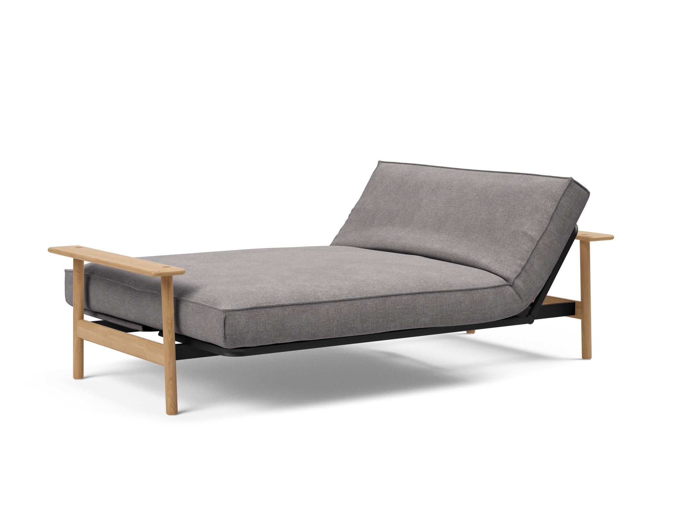 Entdecken Sie das Balder Bettsofa 140 Sharp Plus Cover Soft Spring von Innovation Living – eine perfekte Kombination aus skandinavischem Stil, Funktionalität und hohem Schlafkomfort.