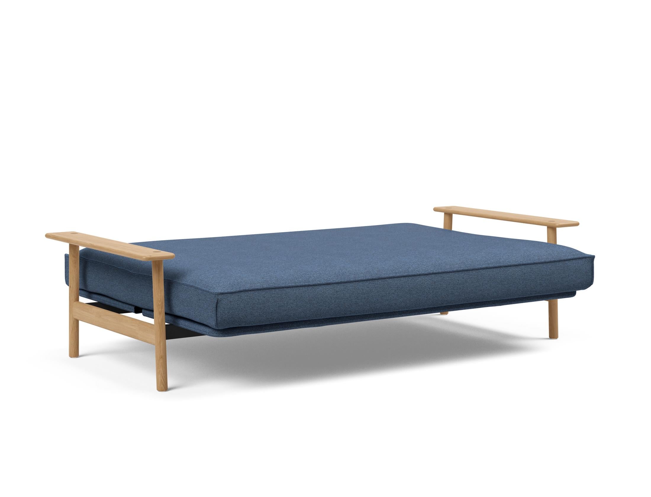 Erleben Sie das Balder Bettsofa 140 Sharp Plus Cover Soft Spring von Innovation Living – skandinavisches Design trifft auf höchsten Komfort und Vielseitigkeit.