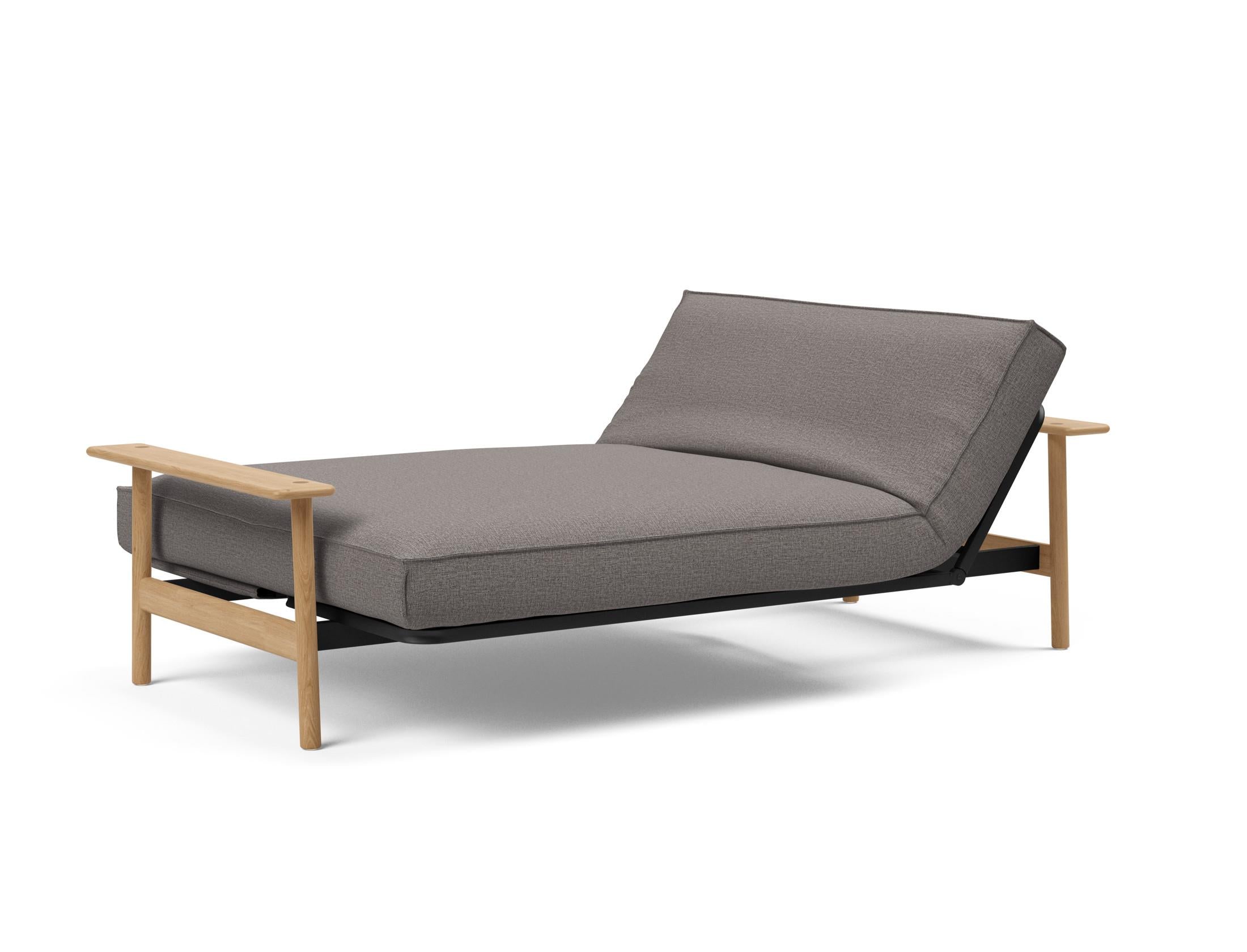 Erleben Sie das Balder Bettsofa 140 Sharp Plus Cover Soft Spring von Innovation Living – die perfekte Kombination aus skandinavischem Stil und herausragendem Schlafkomfort.