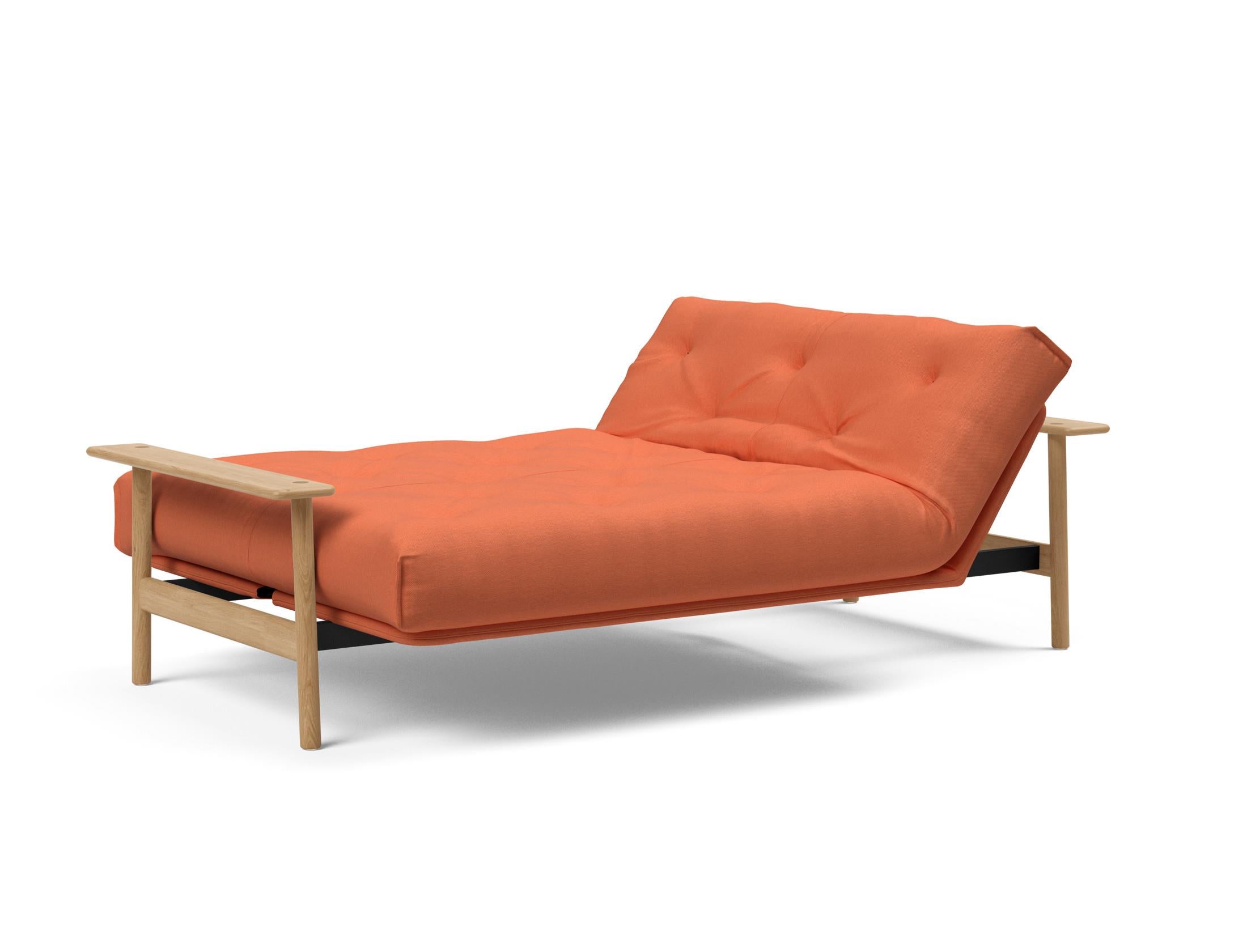 Entdecken Sie das Balder Bettsofa 140 Nordic: Elegantes Design, flexible Nutzung und eine luxuriöse Matratze für optimalen Schlafkomfort.