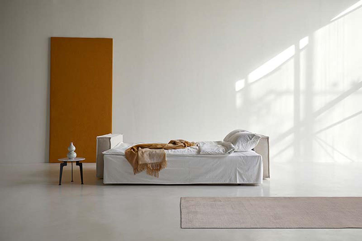 Newilla Bettsofa in 594 Corduroy Ivory präsentiert im Onlineshop von KAQTU Design AG. Bettsofa ist von Innovation Living