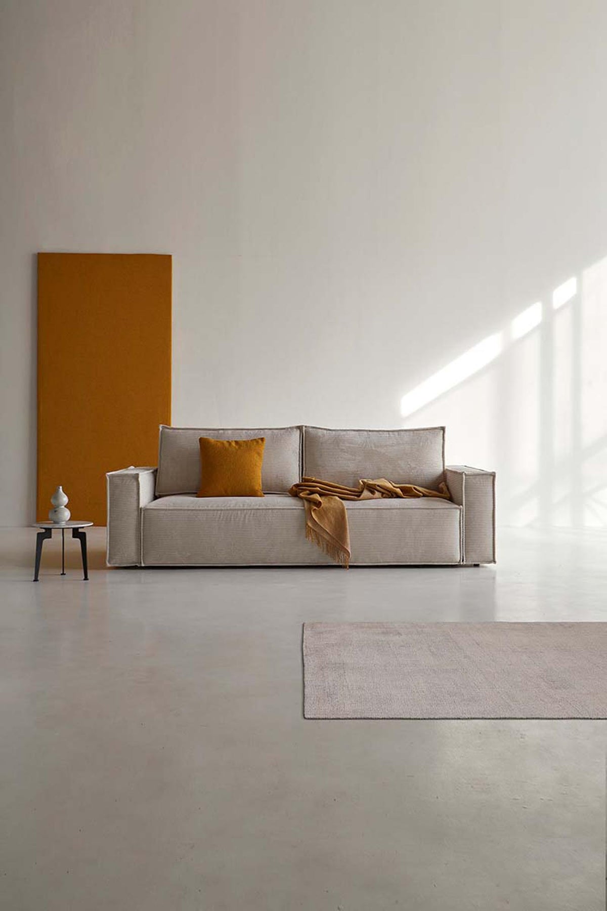 Newilla Bettsofa in 594 Corduroy Ivory präsentiert im Onlineshop von KAQTU Design AG. Bettsofa ist von Innovation Living