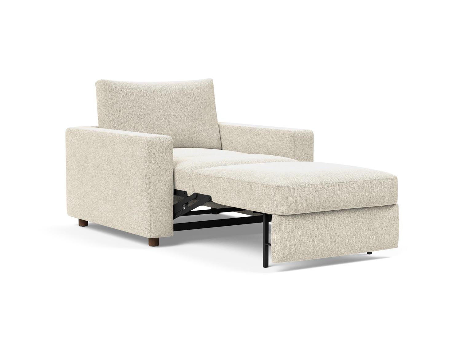 Erleben Sie den Neah Sessel mit Standard-Armlehnen von Innovation Living – eine harmonische Verbindung aus modernem Stil und praktischer Funktionalität.