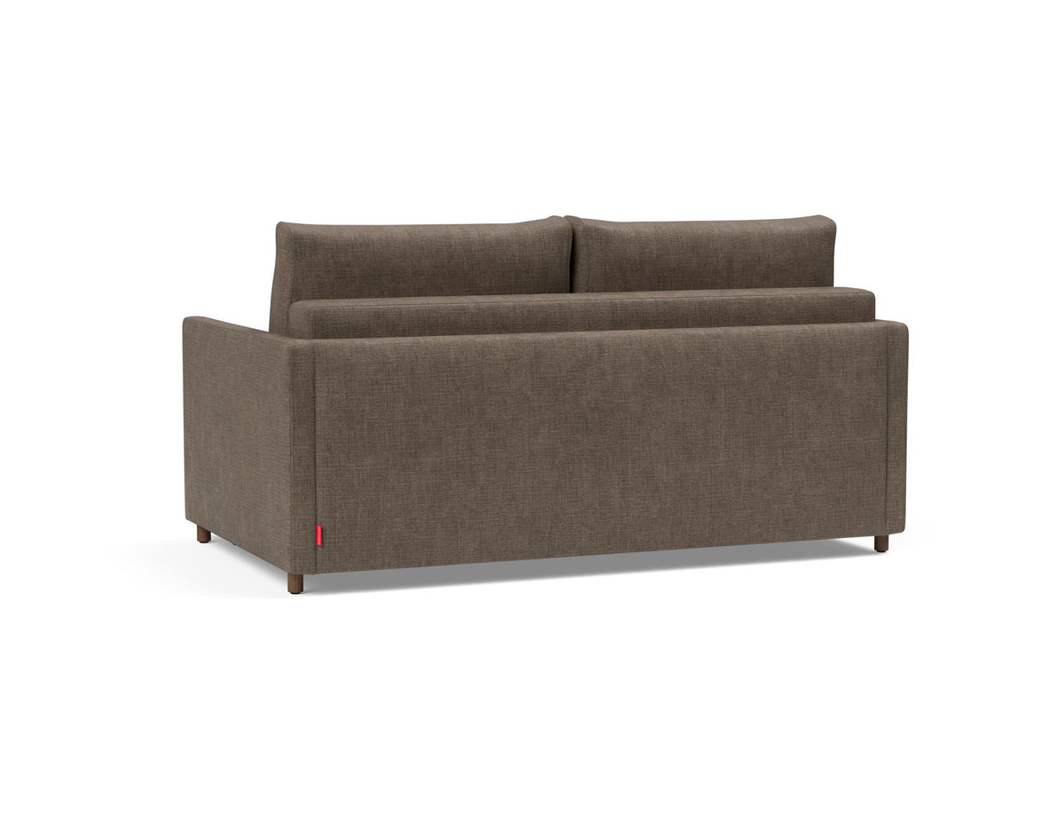 Neah 140 Schlafsofa mit Slim Armlehnen in 411 Esina Cedar Brown präsentiert im Onlineshop von KAQTU Design AG. Bettsofa ist von Innovation Living