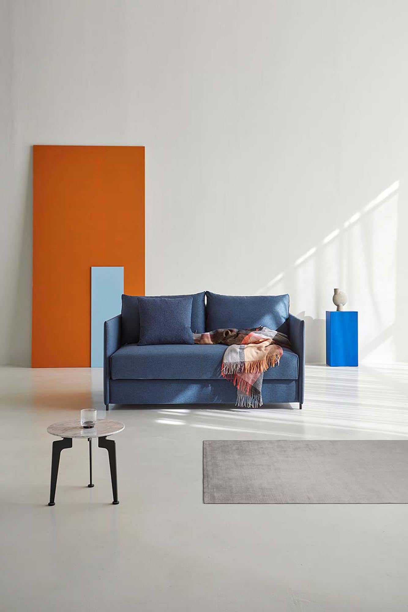 Entdecken Sie das Luoma Bettsofa von Innovation Living: stilvolles Design, hohe Funktionalität und ideal für kleine Räume.
