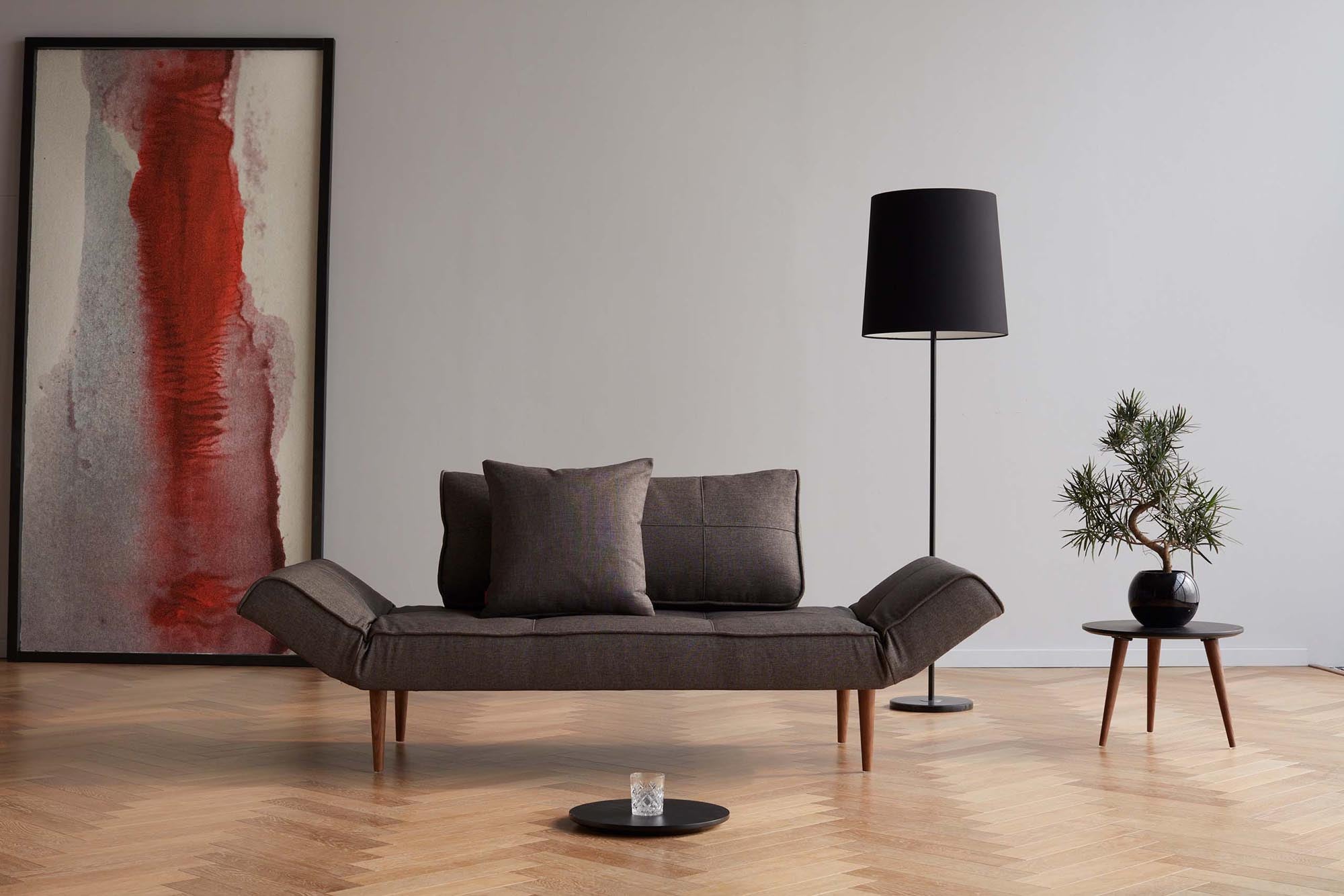 Entdecken Sie das Zeal Klappsofa 70 Bow von Innovation Living – ein stilvolles, multifunktionales Sofa, das sich perfekt an Ihre Wohnbedürfnisse anpasst.