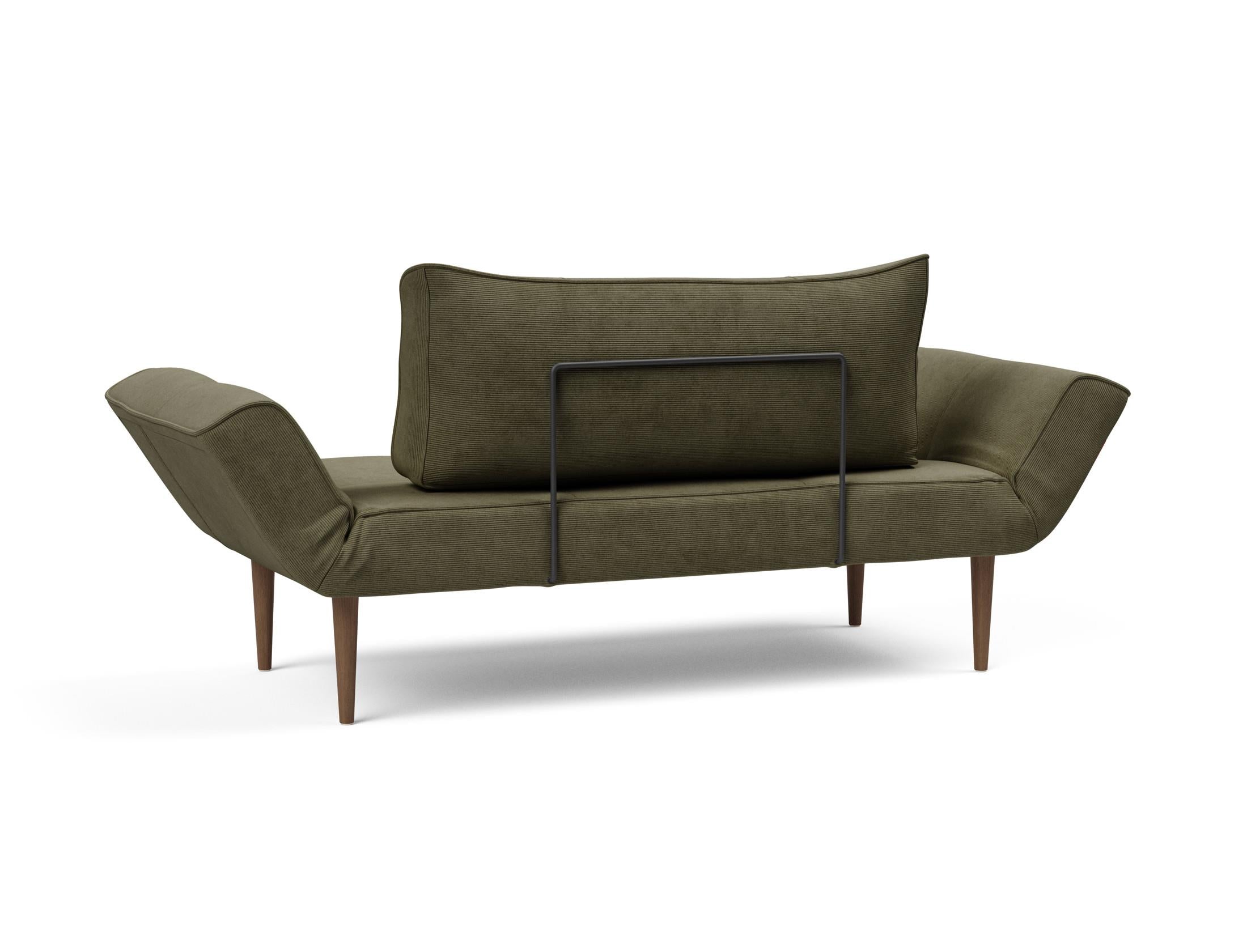 Entdecken Sie das Zeal Klappsofa 70 Styletto von Innovation Living – ein stilvolles, multifunktionales Sofa in Elegance Orange, das höchsten Komfort bietet.