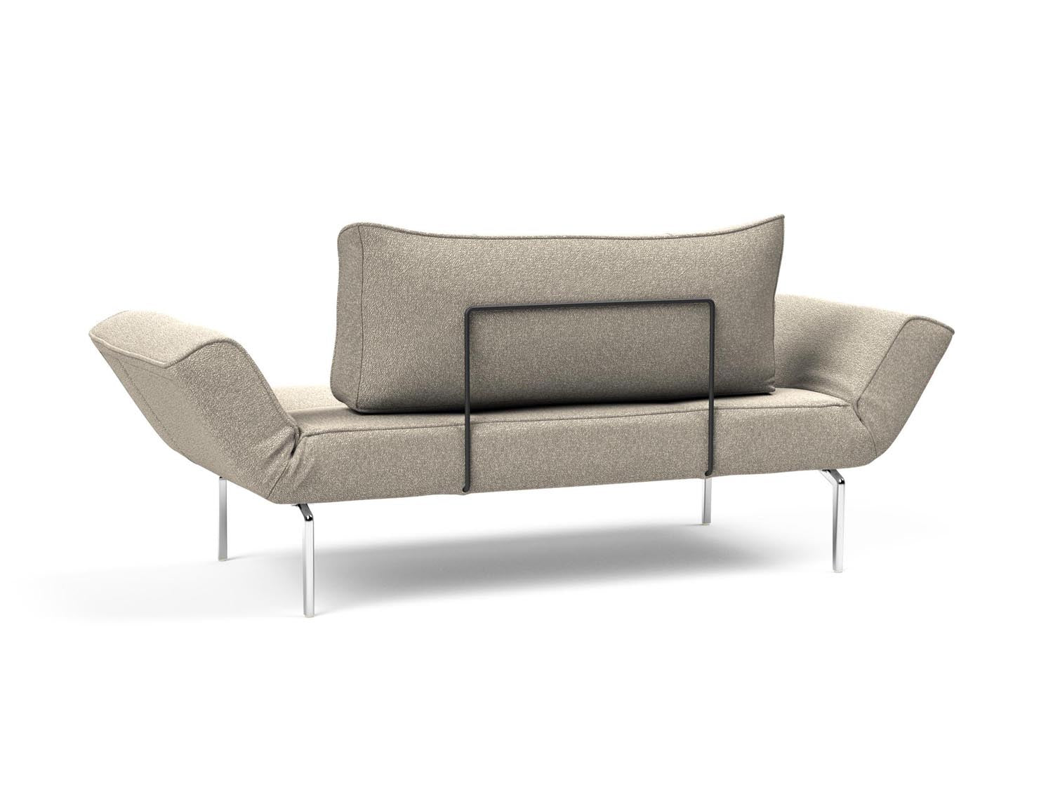 Entdecken Sie das Zeal Klappsofa 70 Straw von Innovation Living – ein elegantes, platzsparendes Möbelstück, das Komfort und Design vereint.