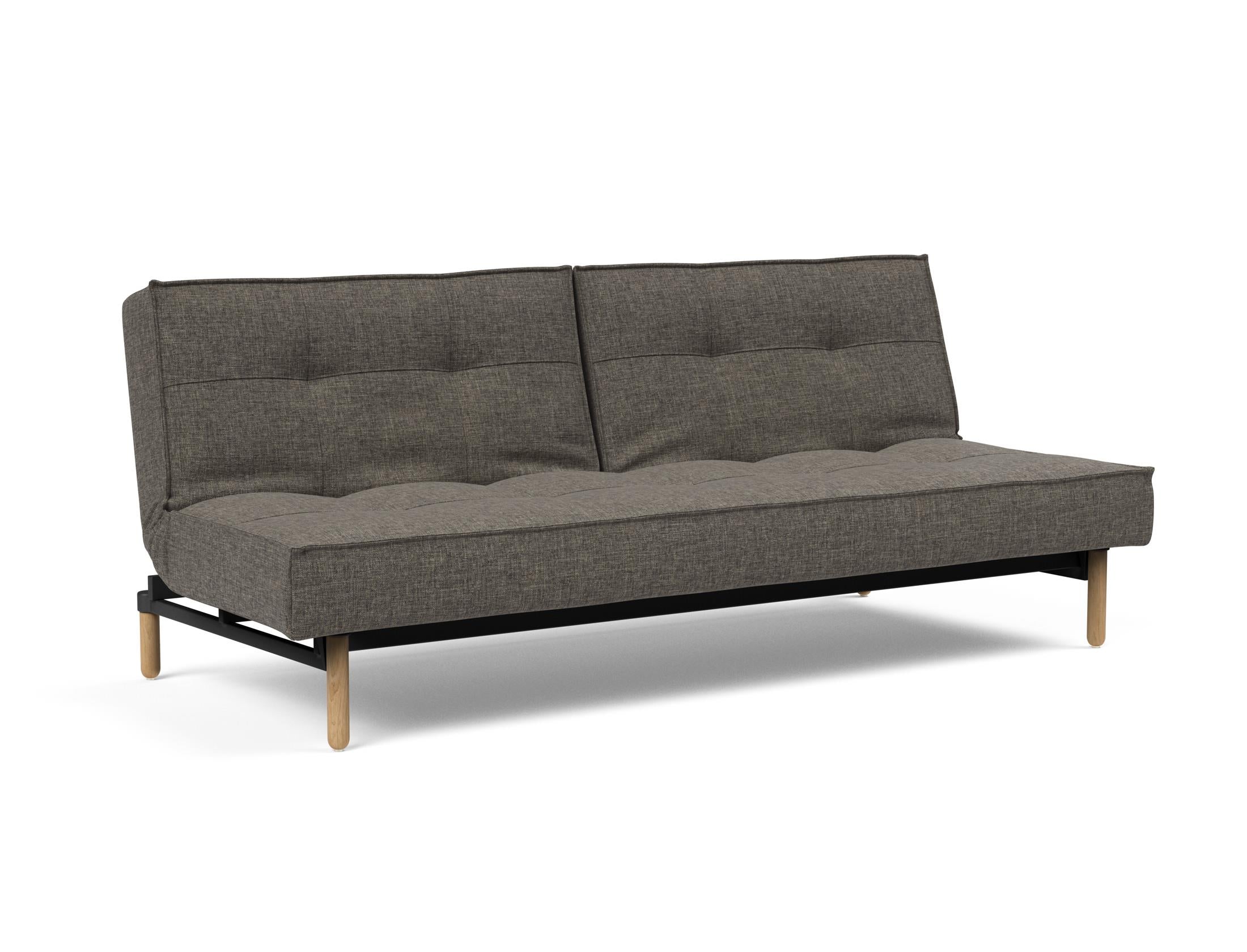 Erleben Sie das Splitback Sofabett 115 Stem von Innovation Living – ein elegantes, flexibles Schlafsofa, das Komfort und Stil in jeden Raum bringt.