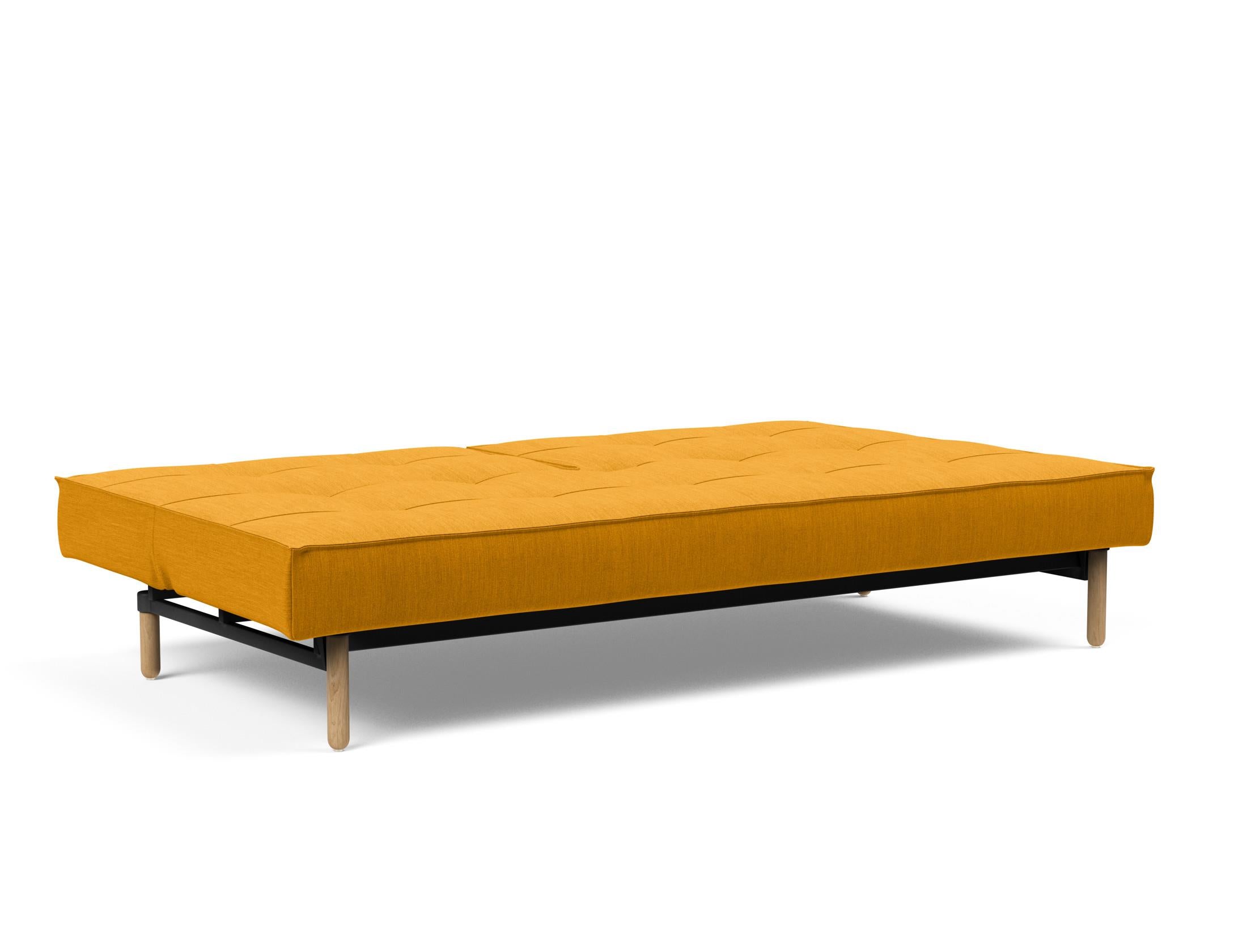 Das Splitback Sofabett 115 Stem von Innovation Living bietet stilvolle Flexibilität und Komfort, ideal für kleine Räume und Übernachtungsgäste.