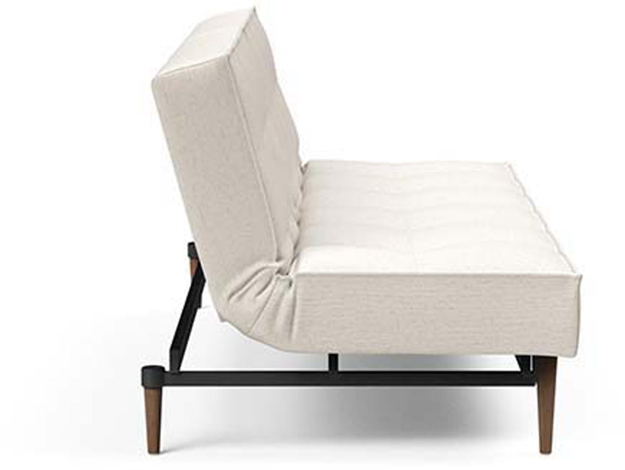 Erleben Sie das stilvolle Splitback Sofabett 115 Styletto von Innovation Living – ideal für flexible Wohnlösungen und zeitgemäßes Design.
