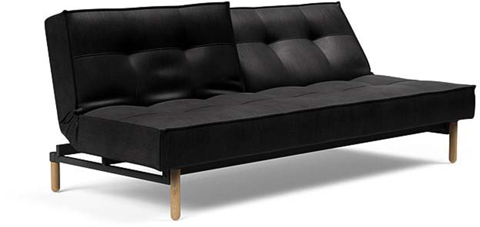 Das Splitback Sofabett 115 Stem von Innovation Living bietet stilvolle Flexibilität und Komfort, ideal für kleine Räume und Übernachtungsgäste.
