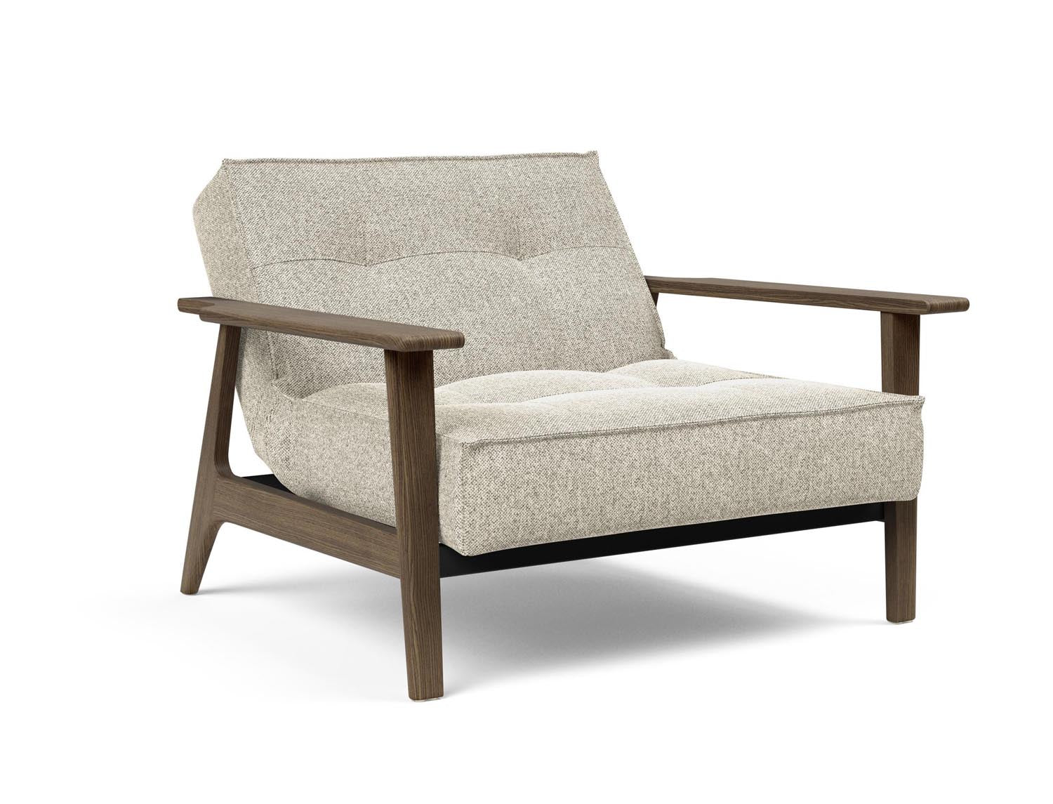 Entdecken Sie den Splitback Frej Sessel von Innovation Living – stilvoll, funktional und anpassbar für Ihr modernes Zuhause.