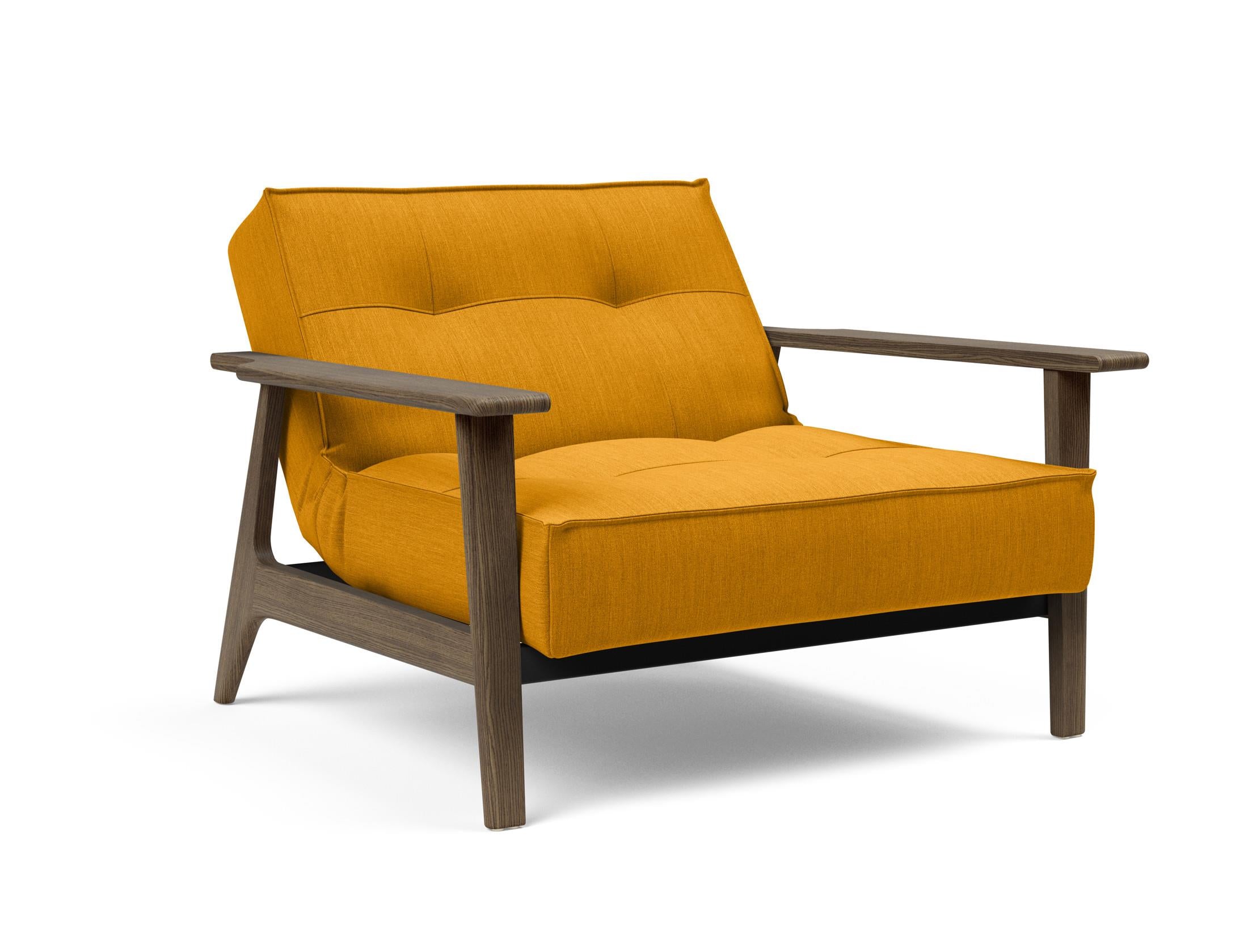 Erleben Sie den Splitback Frej Sessel: modernes dänisches Design, hochwertige Materialien und vielseitige Nutzungsmöglichkeiten für Ihr Zuhause.