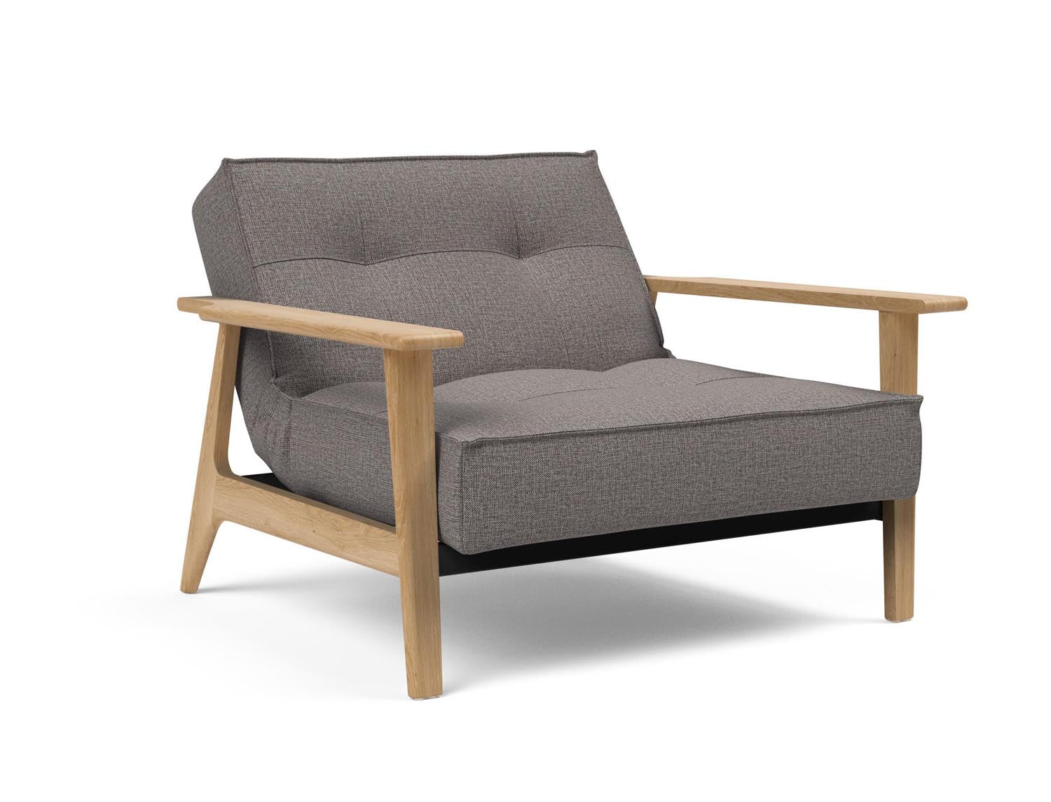 Erleben Sie den Splitback Frej Sessel von Innovation Living – ein elegantes, vielseitiges Möbelstück, das Design und Komfort vereint.