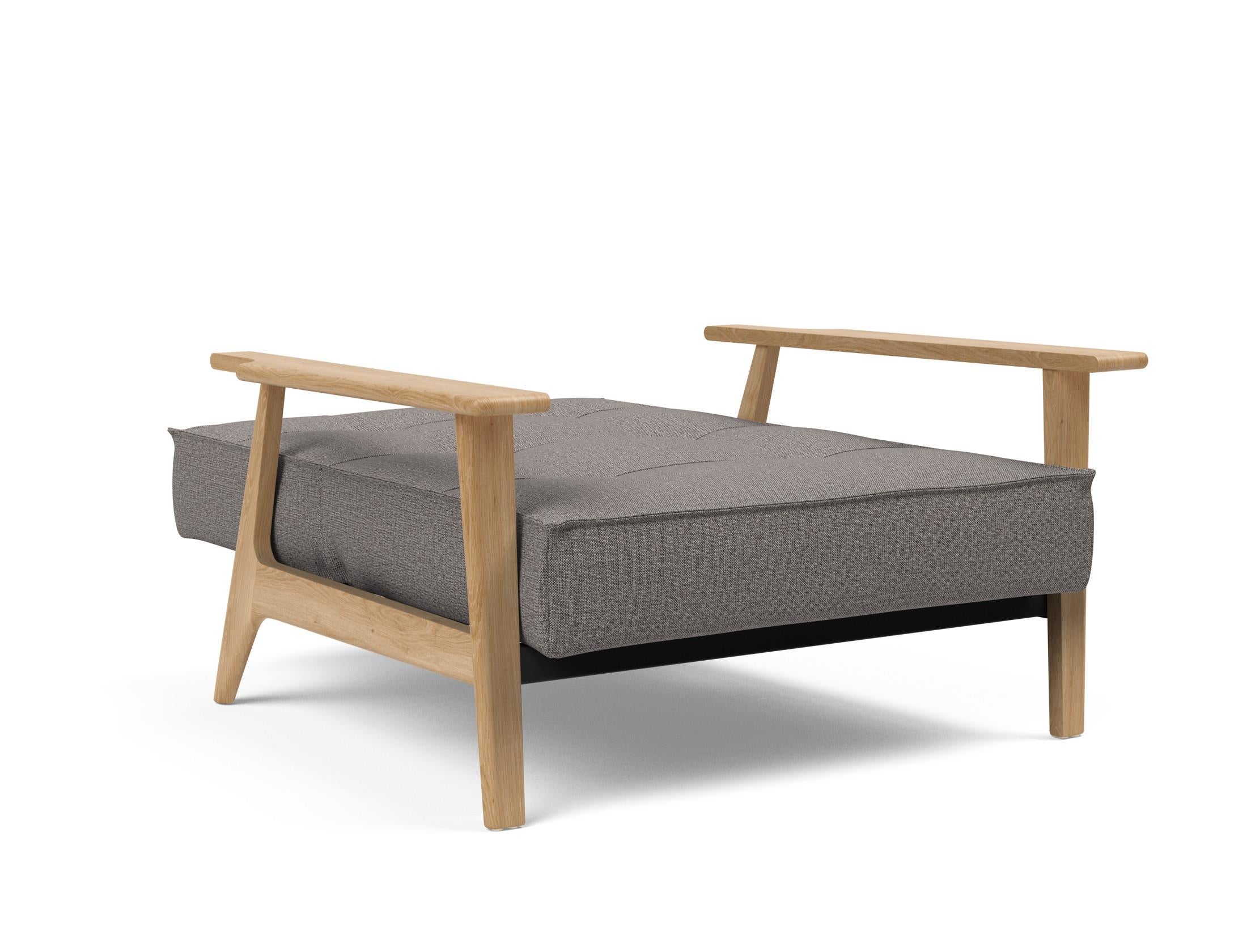 Entdecken Sie den Splitback Frej Sessel: stilvolles dänisches Design, robuste Materialien und individuelle Anpassungsmöglichkeiten für jeden Raum.