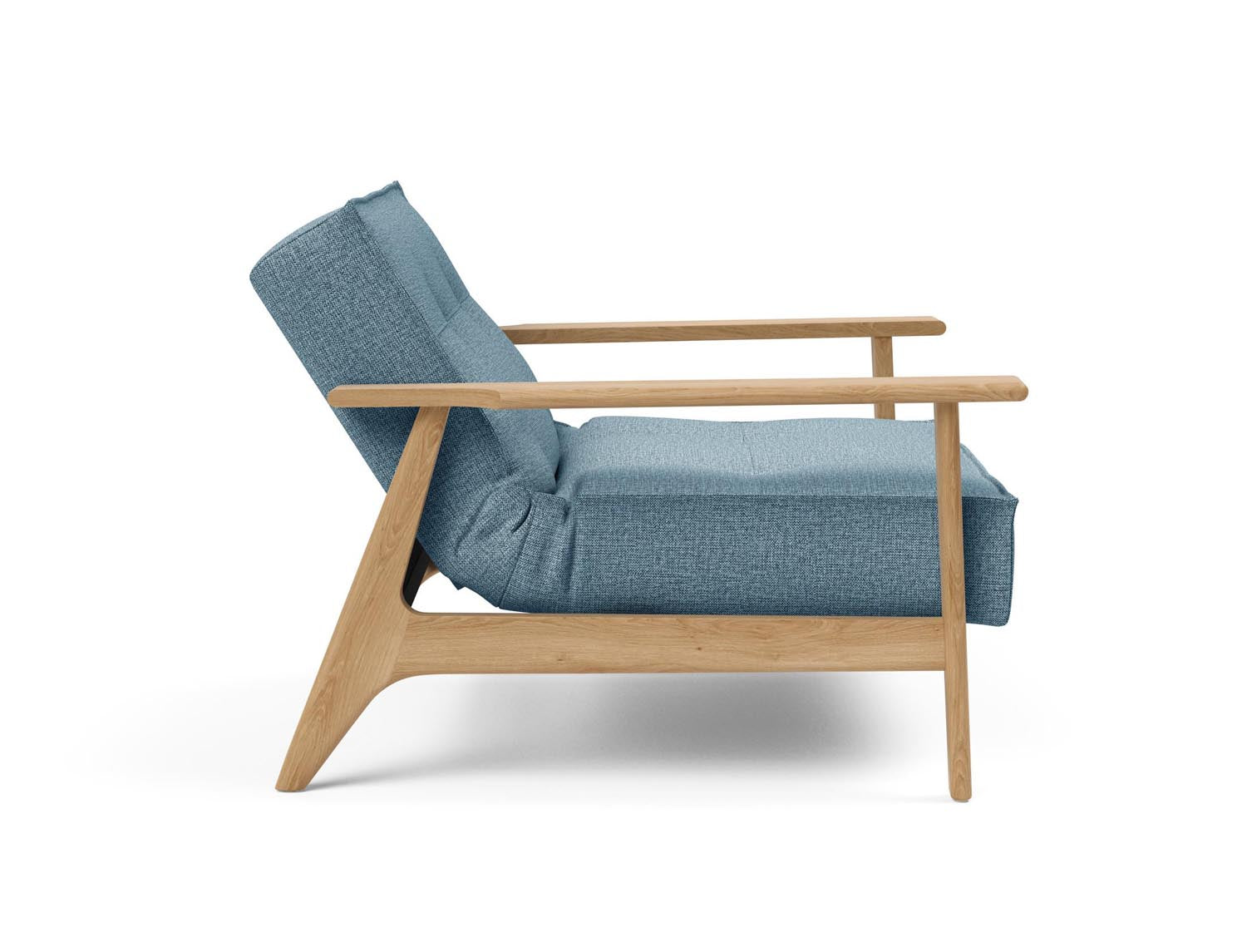 Entdecken Sie den Splitback Frej Sessel von Innovation Living – stilvolles dänisches Design, robuste Materialien und anpassbare Farben für jeden Raum.