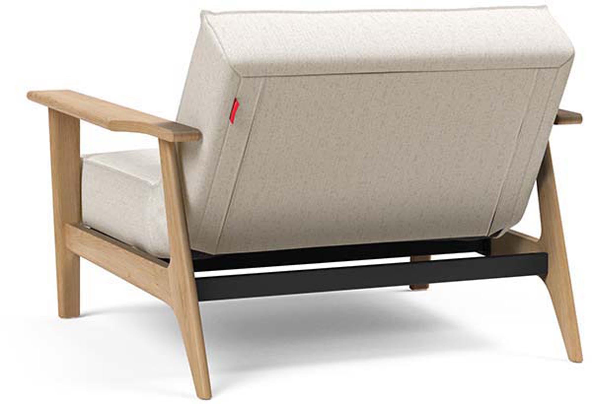 Erleben Sie den Splitback Frej Sessel: modernes dänisches Design, hochwertige Materialien und vielseitige Nutzungsmöglichkeiten für Ihr Zuhause.