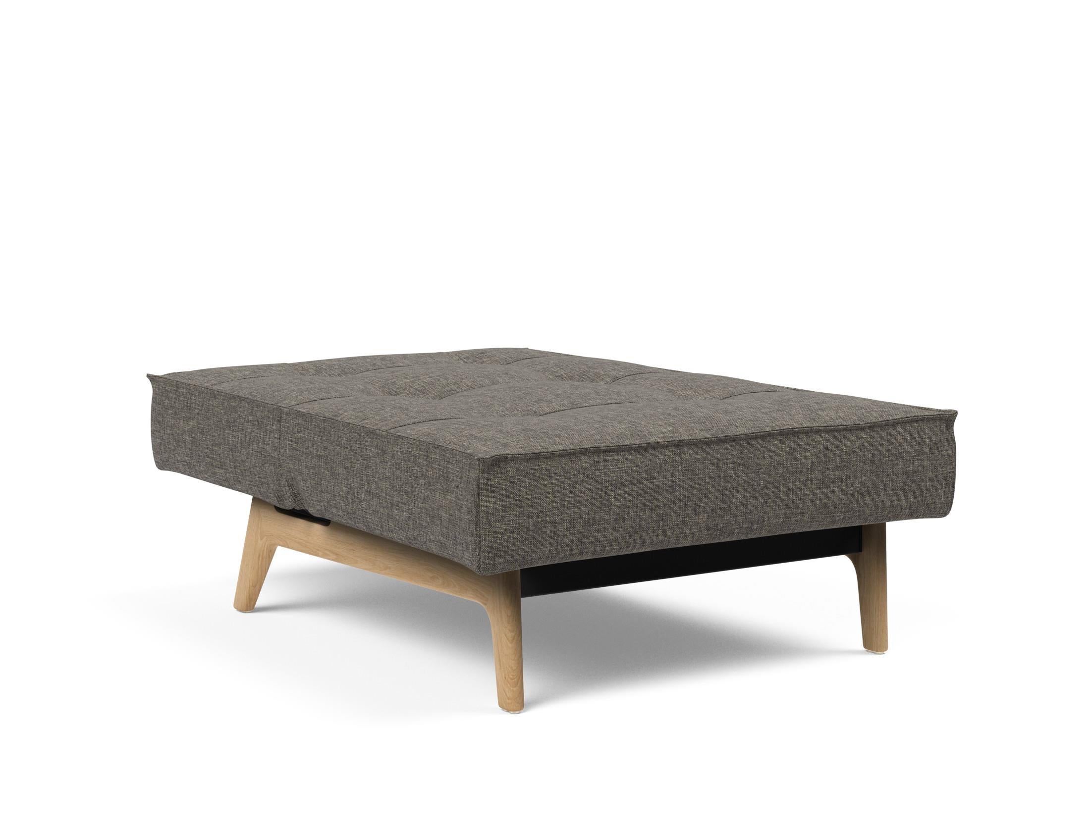 Erleben Sie den Splitback Eik Sessel von Innovation Living – ein stilvoller, flexibler Sessel aus hochwertigem Eichenholz und Stahl, ideal für jedes Zuhause.