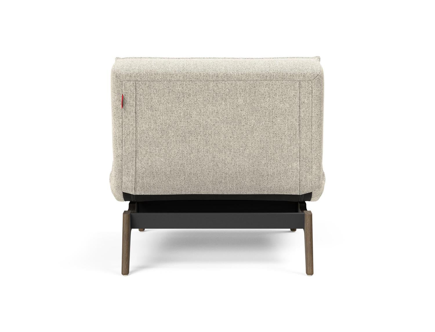 Erleben Sie den Splitback Eik Sessel von Innovation Living – stilvoll, vielseitig und perfekt für moderne Wohnräume.