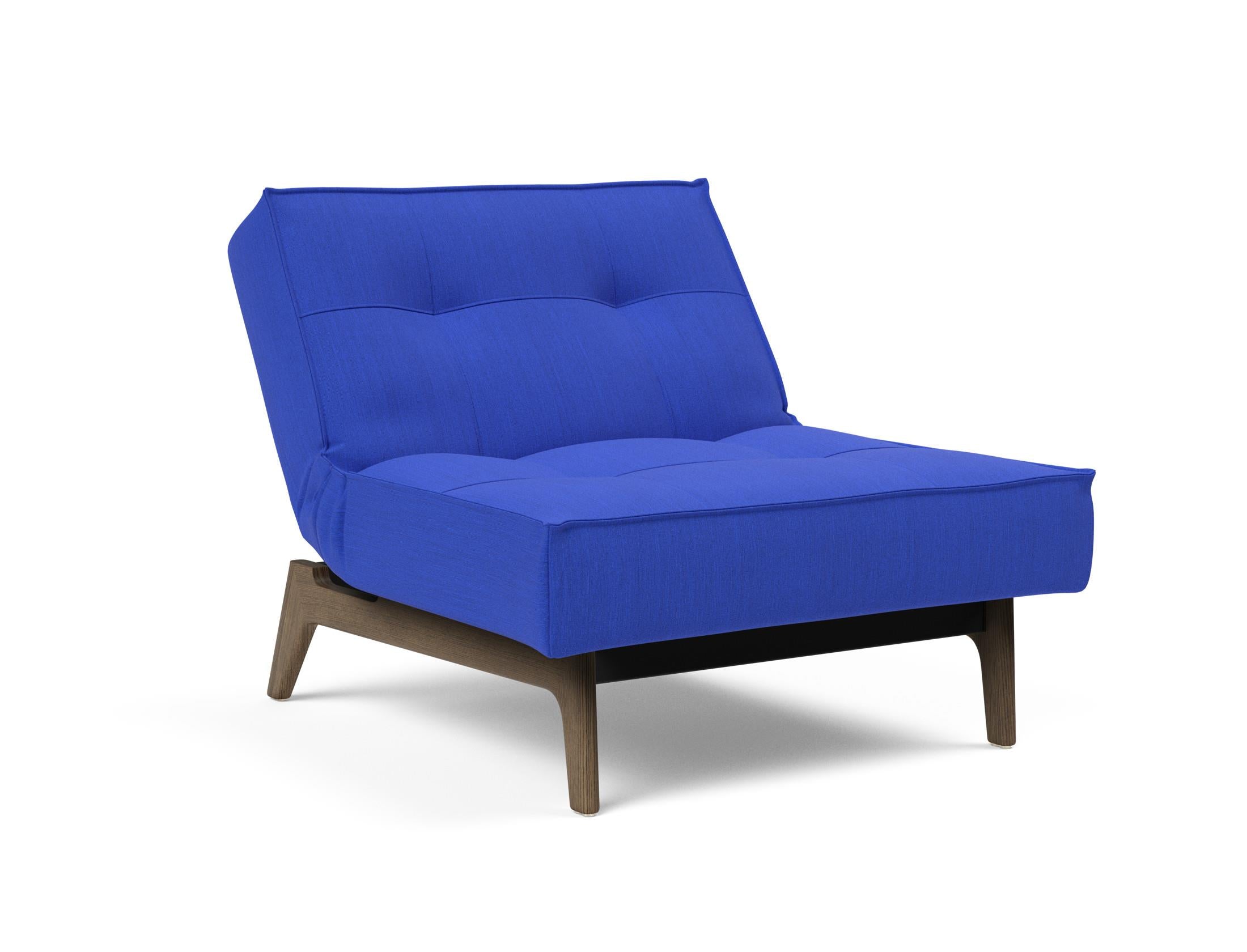 Entdecken Sie den Splitback Eik Sessel von Innovation Living – ein eleganter, funktionaler Sessel aus Eichenholz und Stahl, ideal für jedes Zuhause.