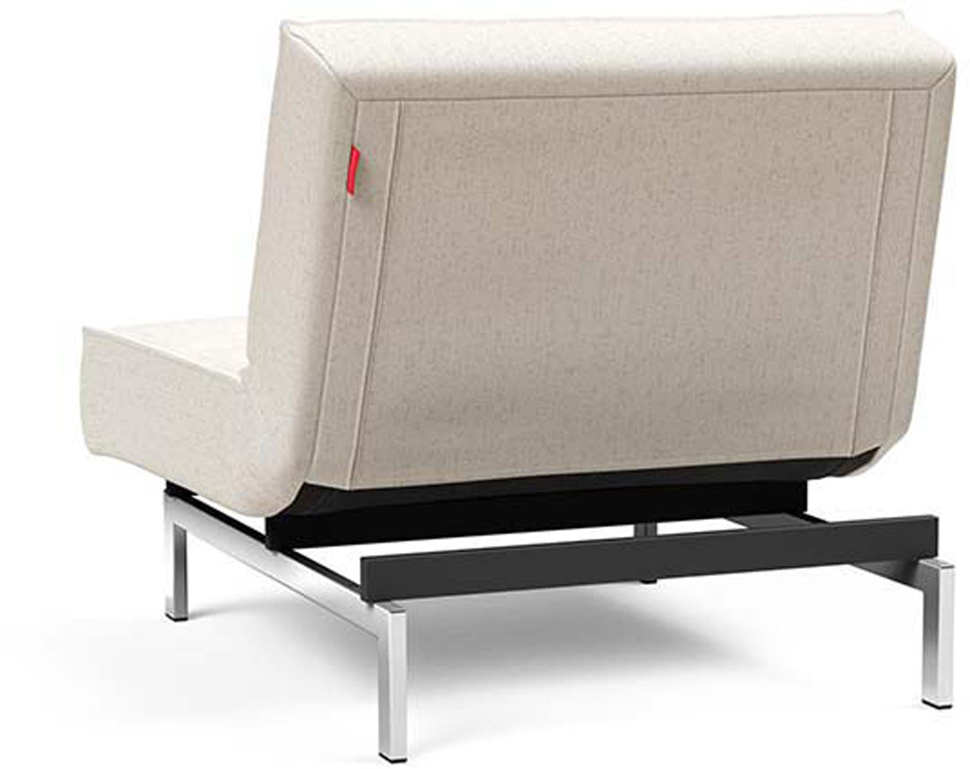 Entdecken Sie den Splitback Chrome Sessel: Stilvolles, modernes Design mit Chrombeinen, ideal für flexible Wohnräume und als praktische Liegefläche.