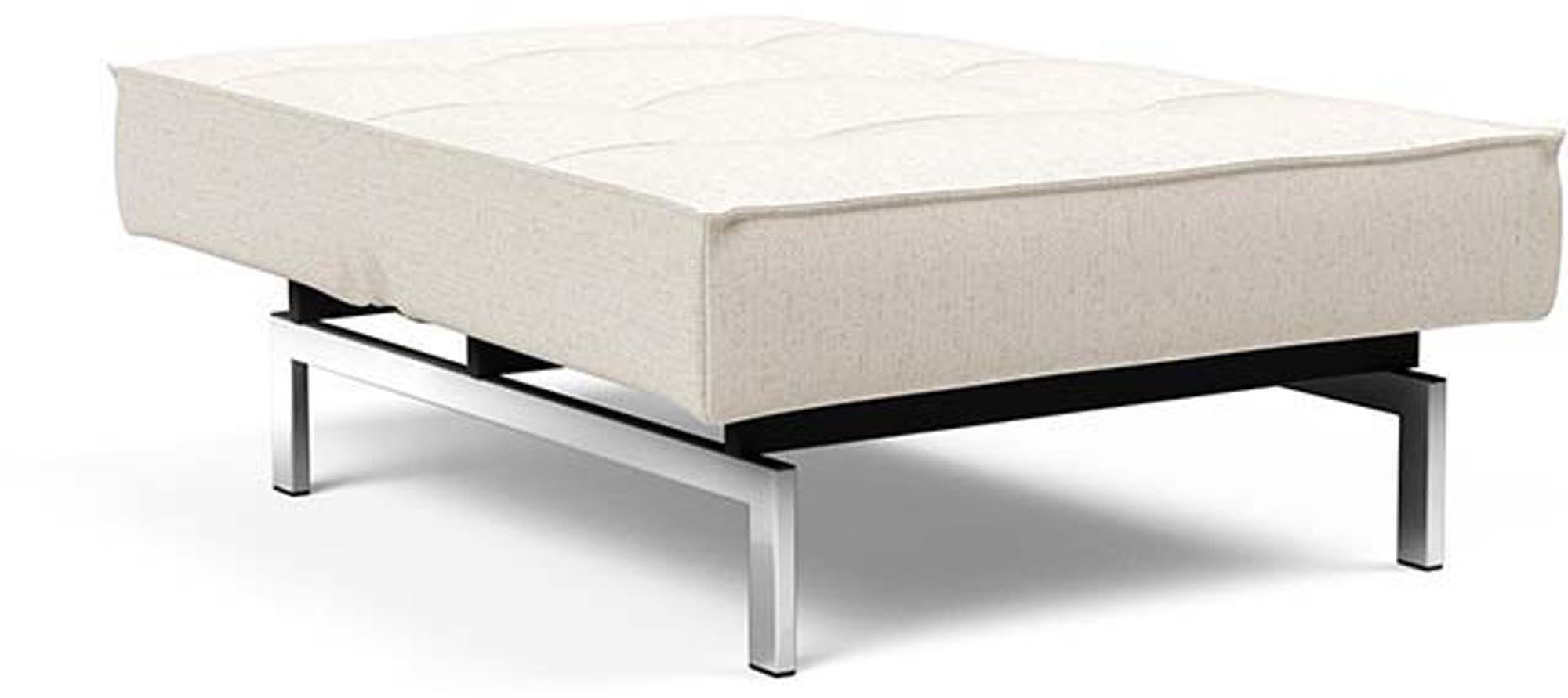 Entdecken Sie den Splitback Chrome Sessel: Stilvolles, modernes Design mit Chrombeinen, ideal für flexible Wohnräume und als praktische Liegefläche.