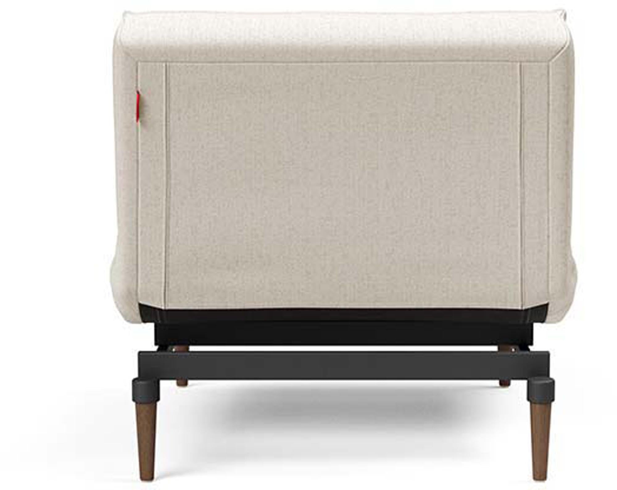 Entdecken Sie den eleganten Splitback Styletto Sessel von Innovation Living – ein perfektes Zusammenspiel aus Design, Komfort und Funktionalität.