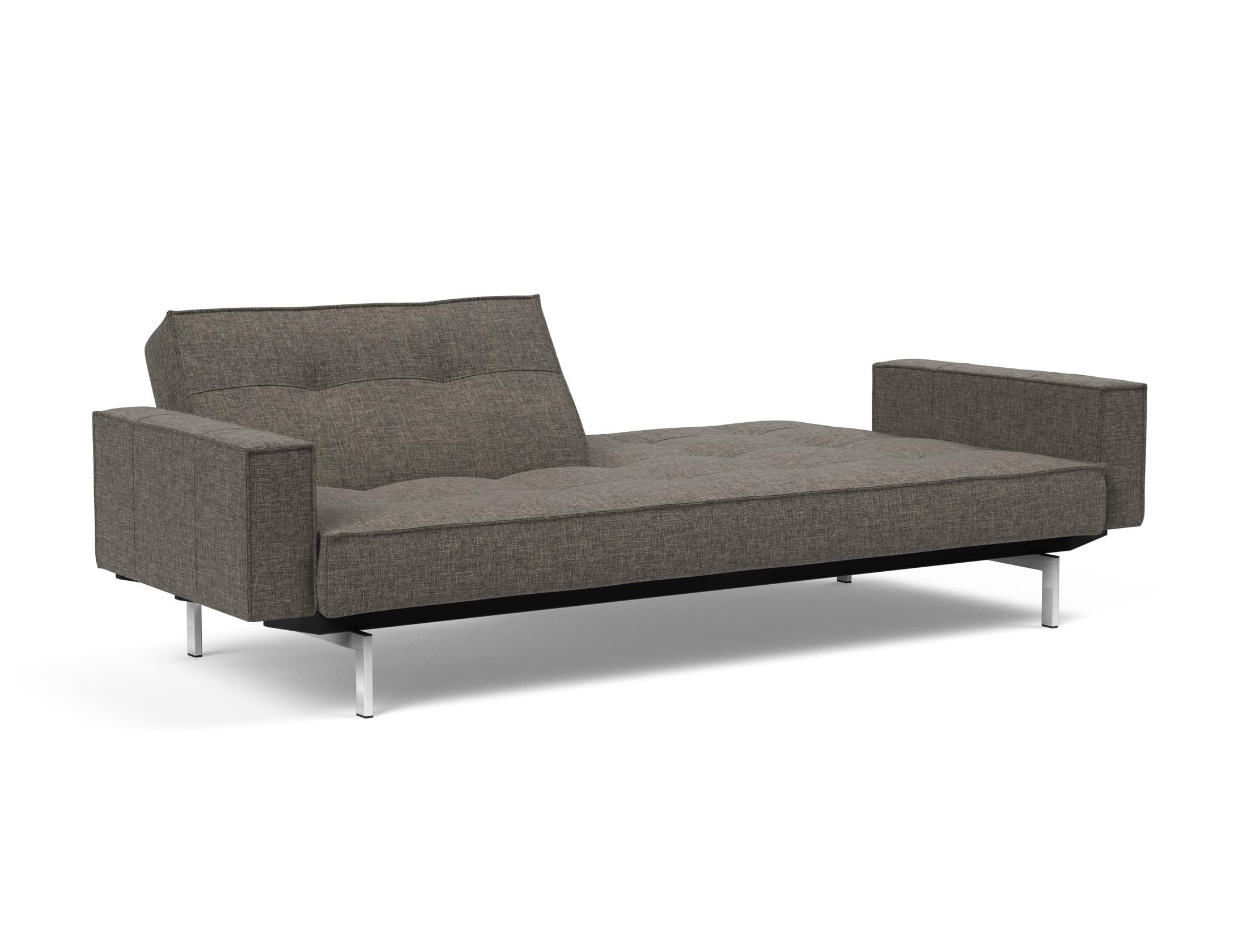 Entdecken Sie das Splitback Sofabett 115 Chrom mit Armlehnen von Innovation Living – ein elegantes Möbelstück, das Komfort und Stil vereint.