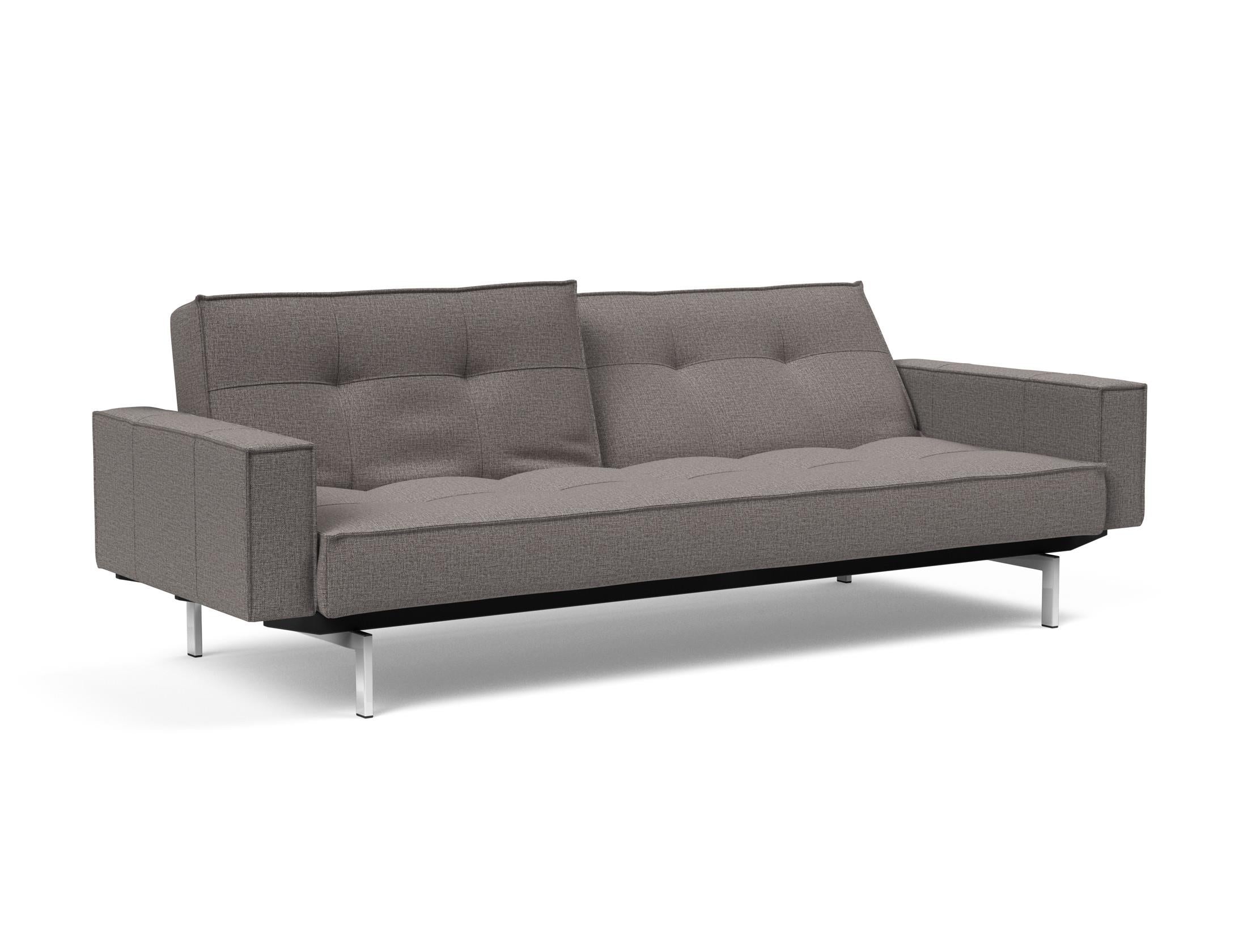 Entdecken Sie das Splitback Sofabett 115 Chrom mit Armlehnen von Innovation Living – ein elegantes Möbelstück, das Komfort und Stil vereint.