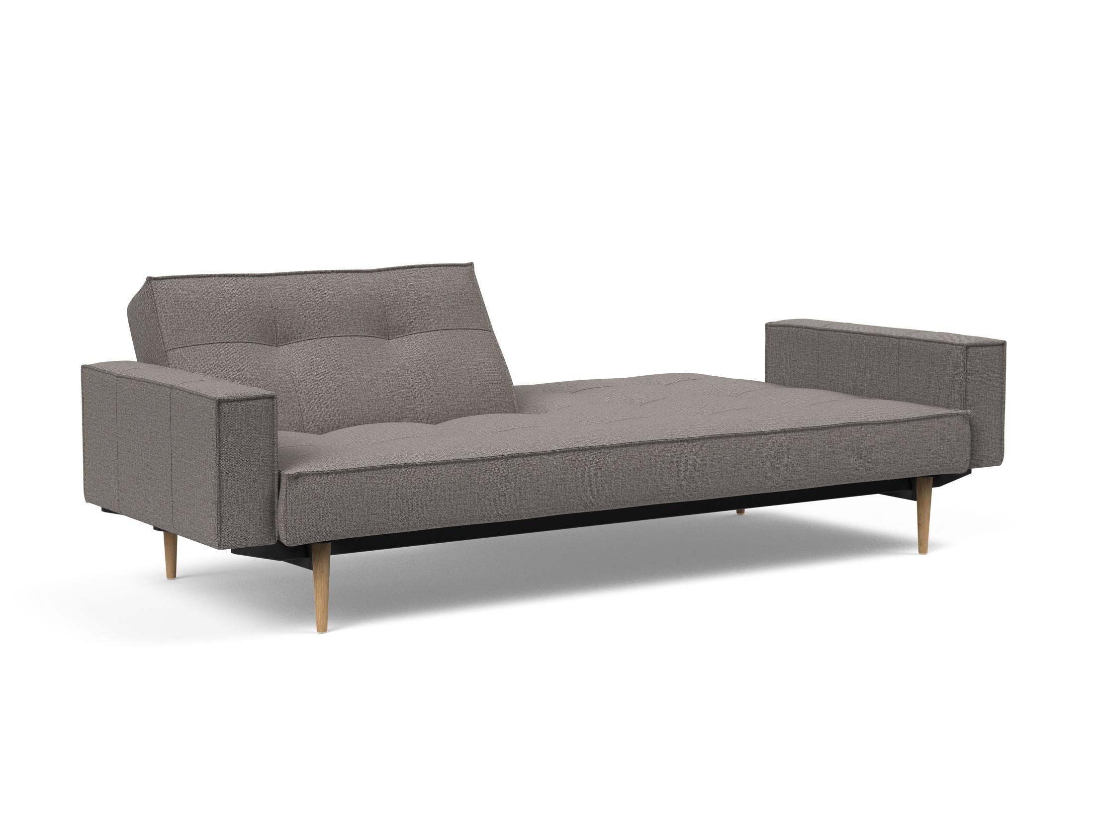 Erleben Sie das Splitback Sofabett 115 Styletto von Innovation Living – ein elegantes Möbelstück, das Komfort und modernes Design vereint.