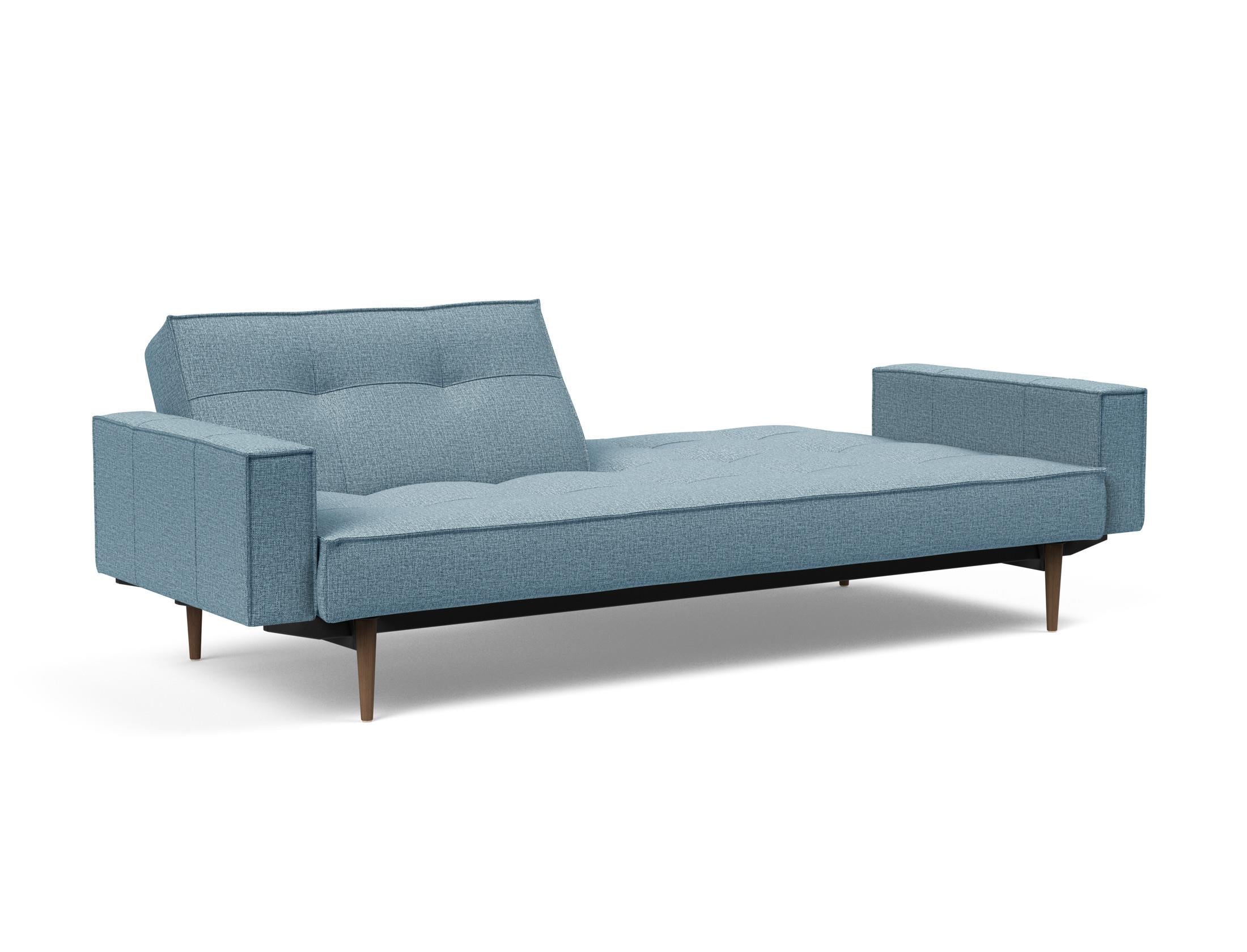 Das Splitback Sofabett 115 Styletto vereint elegantes Design mit praktischer Funktionalität. Ideal für Wohnzimmer und Gästezimmer.