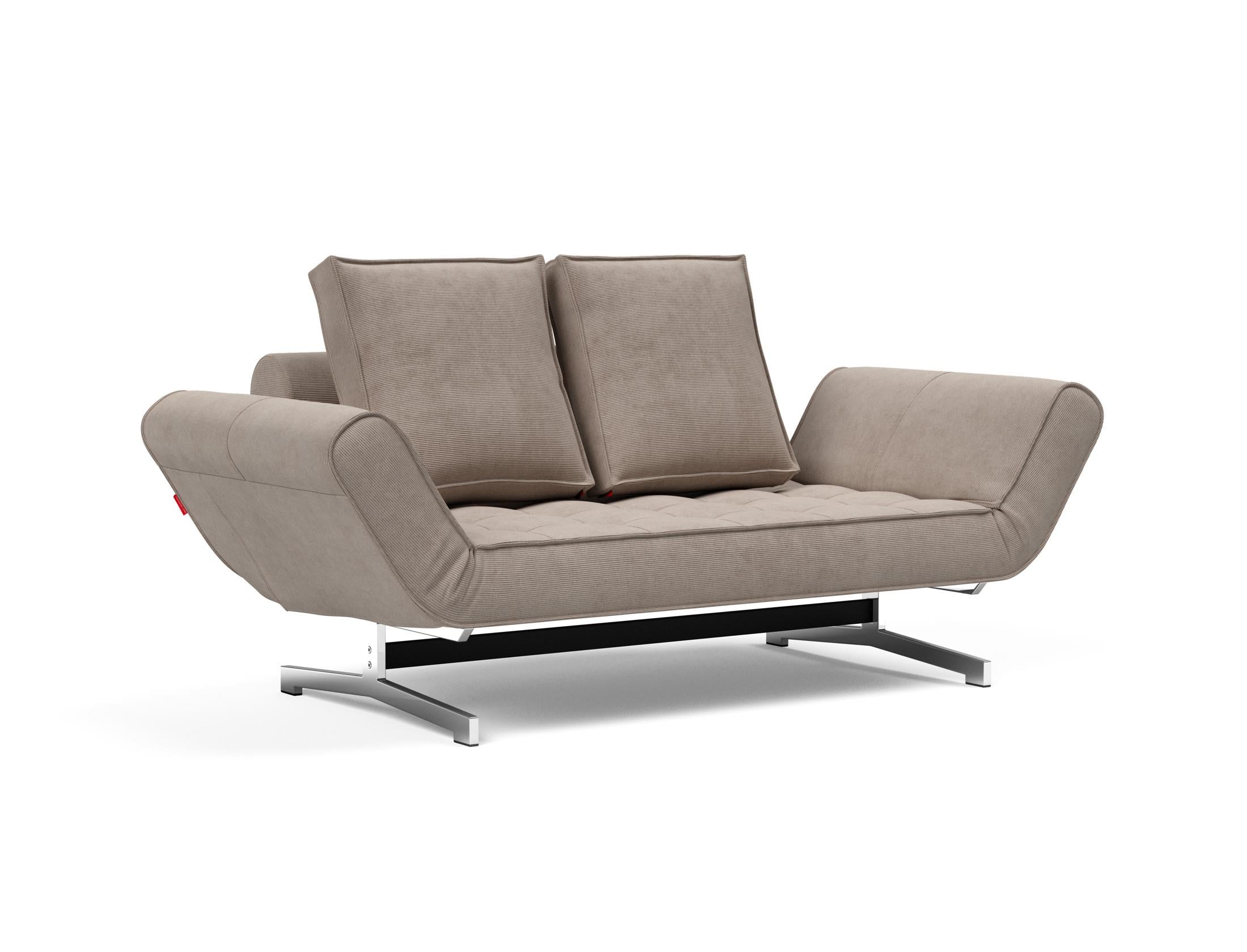 Erleben Sie das Ghia Klappsofa 80 Chrom von Innovation Living – stilvolles Design, hochwertige Materialien und einfache Umwandlung in ein Bett.