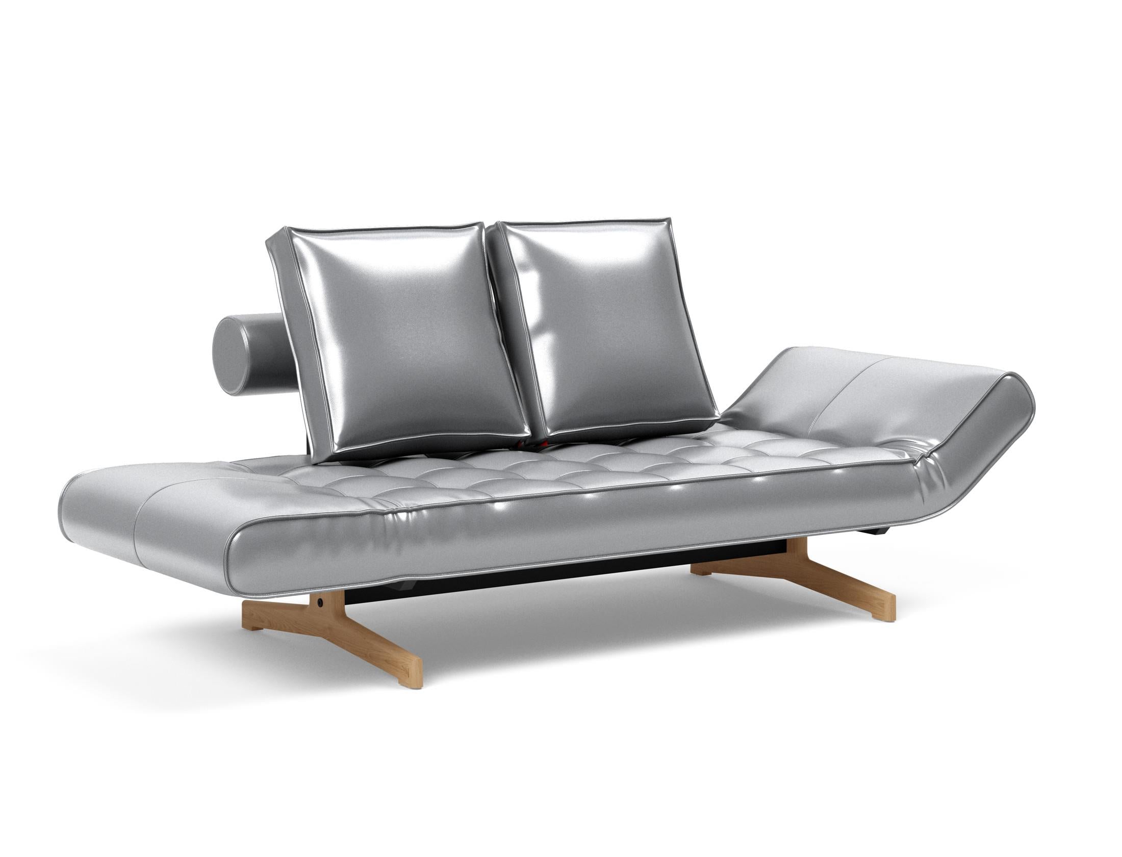 Entdecken Sie das Ghia Klappsofa 80 Eiche von Innovation Living – stilvoll, platzsparend und perfekt für Gästeübernachtungen in jedem Raum.