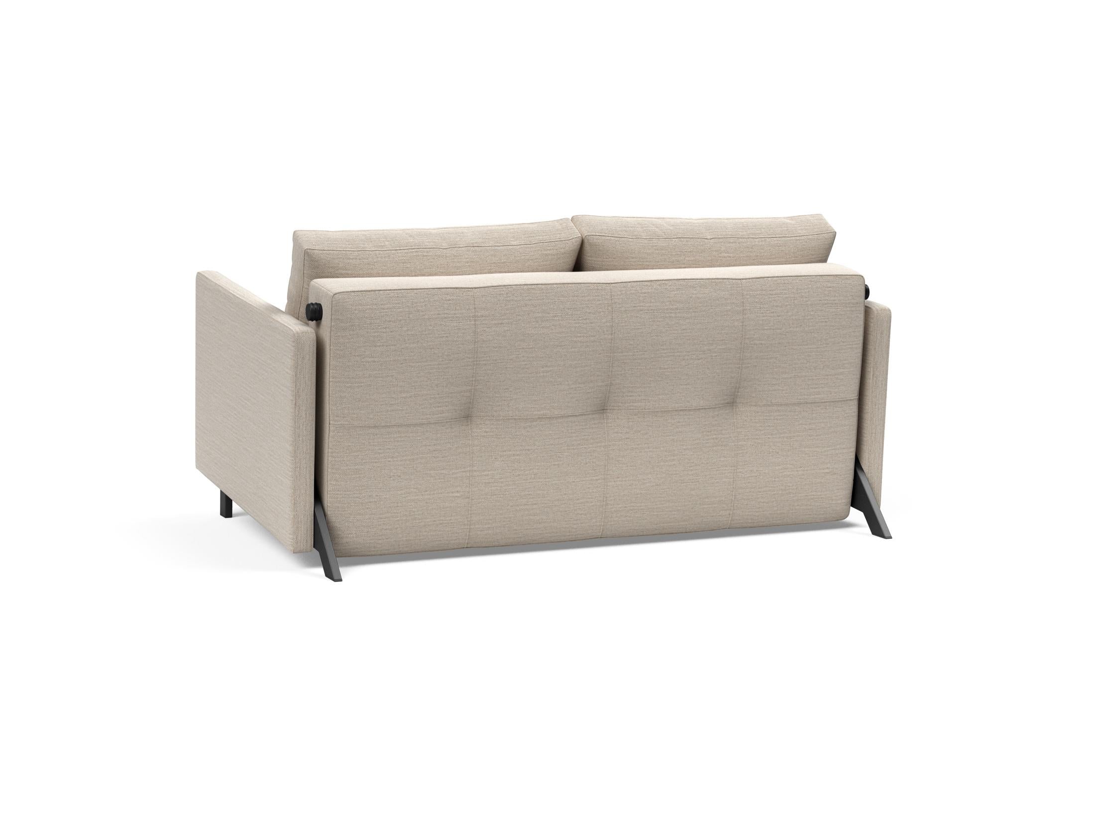 Das Cubed Klappsofa 140 von Innovation Living vereint modernes Design und praktische Funktionalität. Ideal für kleine Räume, bietet es Komfort und zusätzlichen Stauraum.
