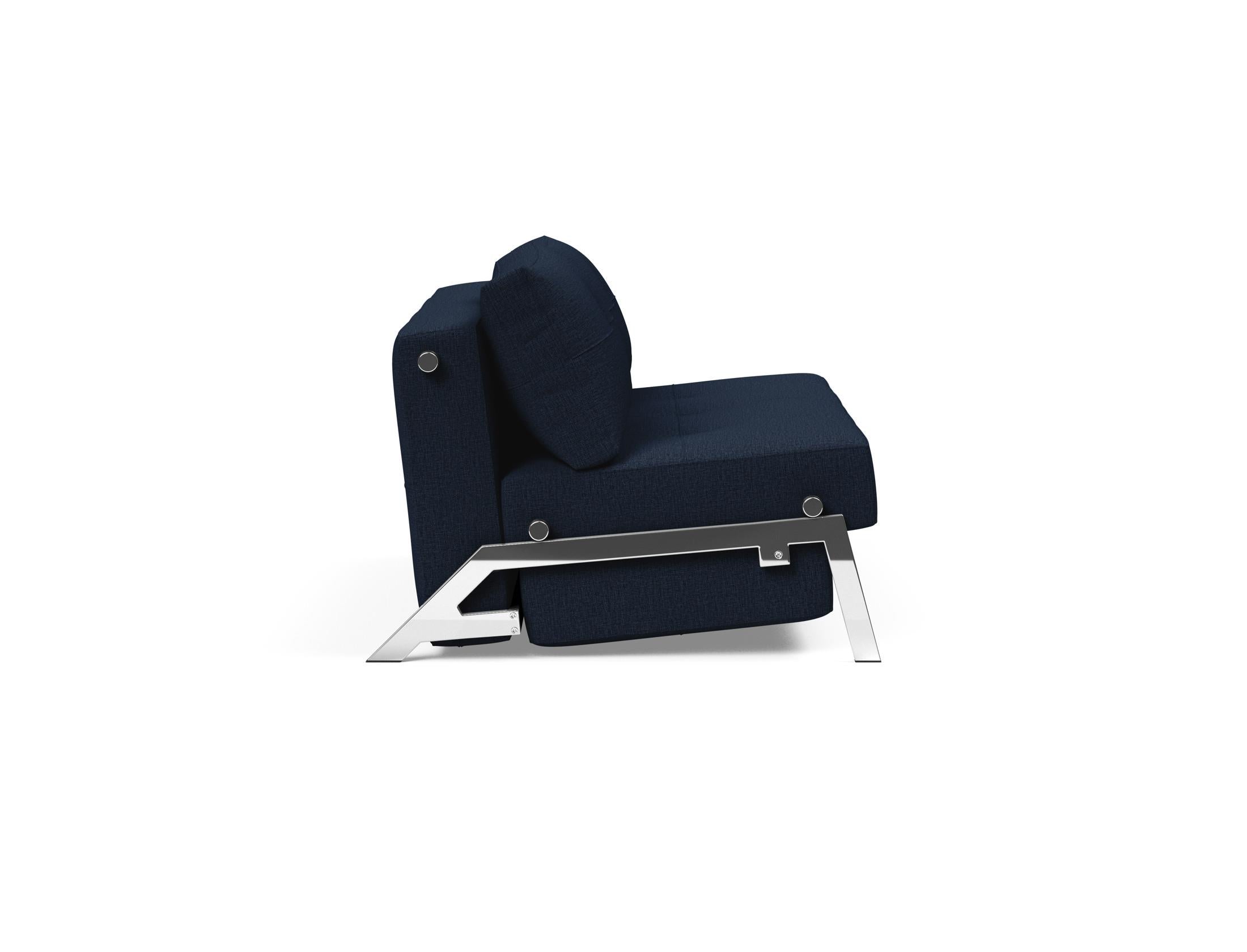 Das Cubed Klappsofa 140 von Innovation Living vereint modernes Design mit praktischer Funktionalität und ist ideal für kleine Räume.