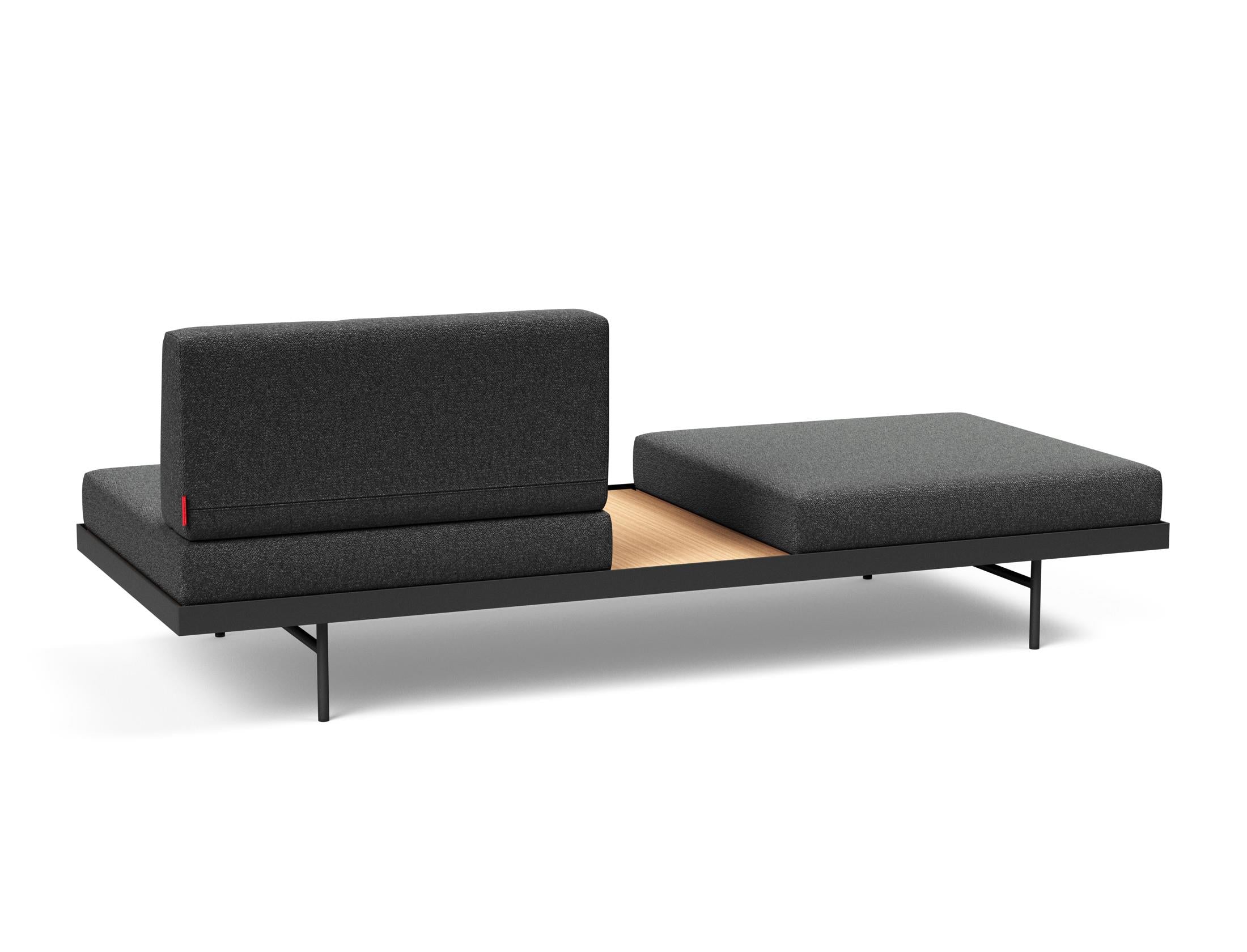 Entdecken Sie das Puri Klappsofa von Innovation Living: Ein elegantes Möbelstück, das sich mühelos in ein komfortables Bett verwandelt.