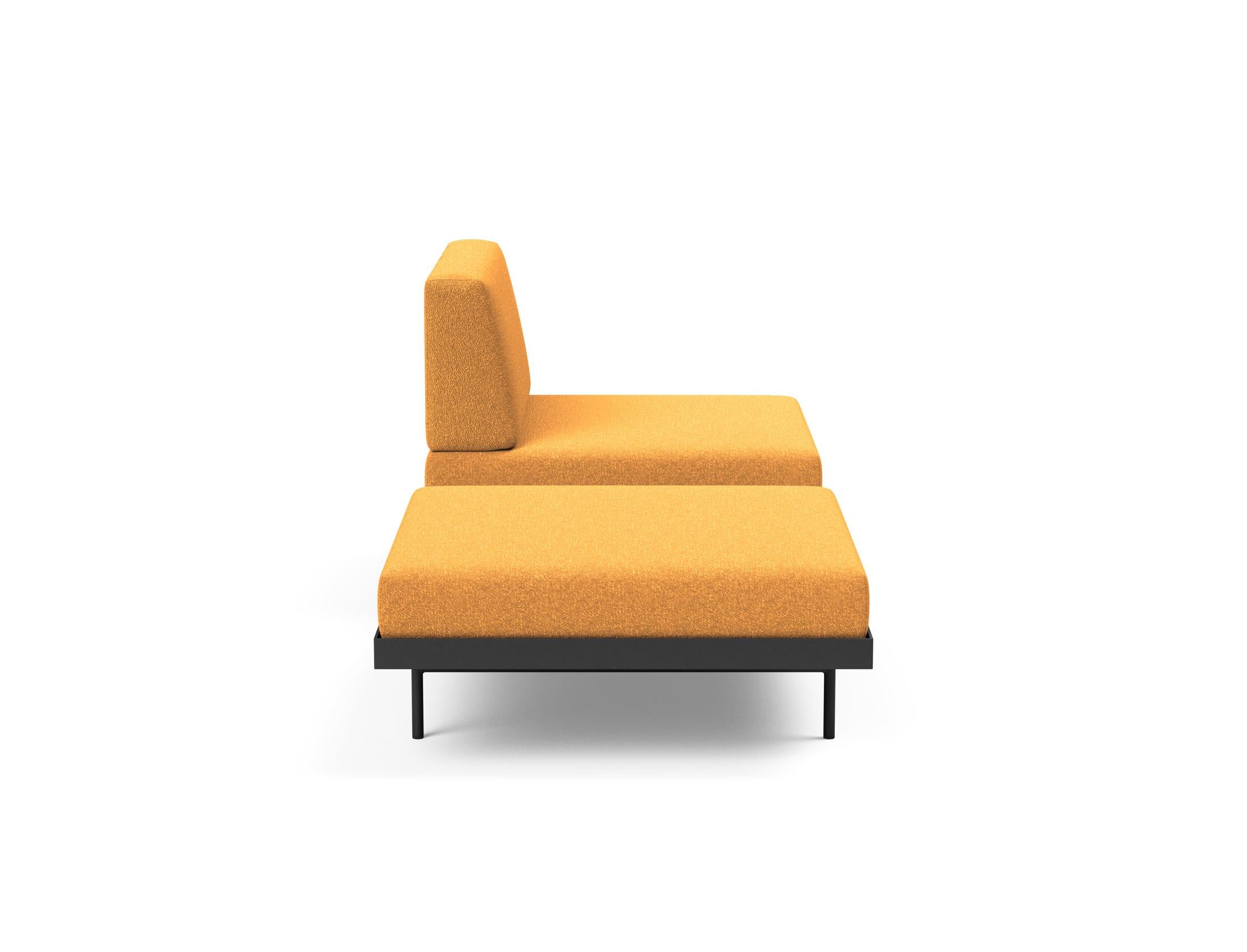 Erleben Sie das Puri Klappsofa mit Tisch von Innovation Living – ein elegantes Möbelstück, das Komfort und Vielseitigkeit perfekt vereint.
